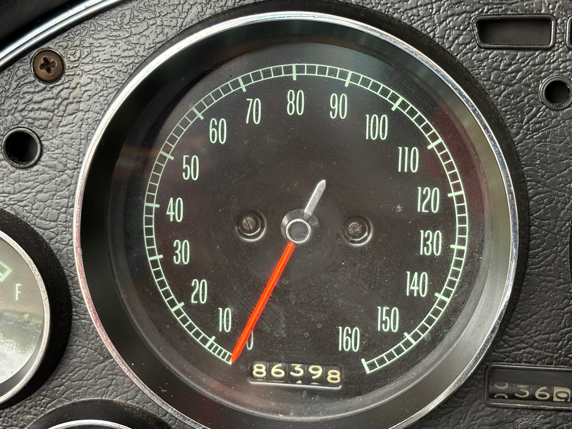 Vehicle photo 29
