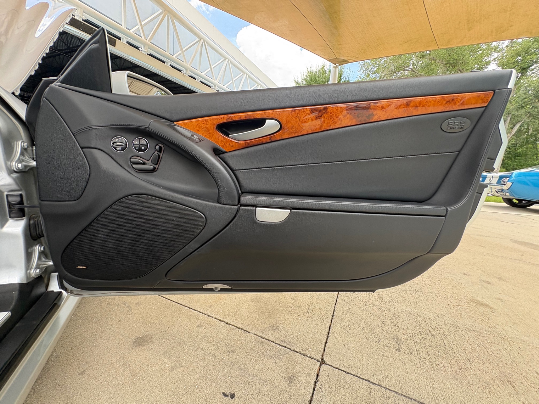 Vehicle photo 44
