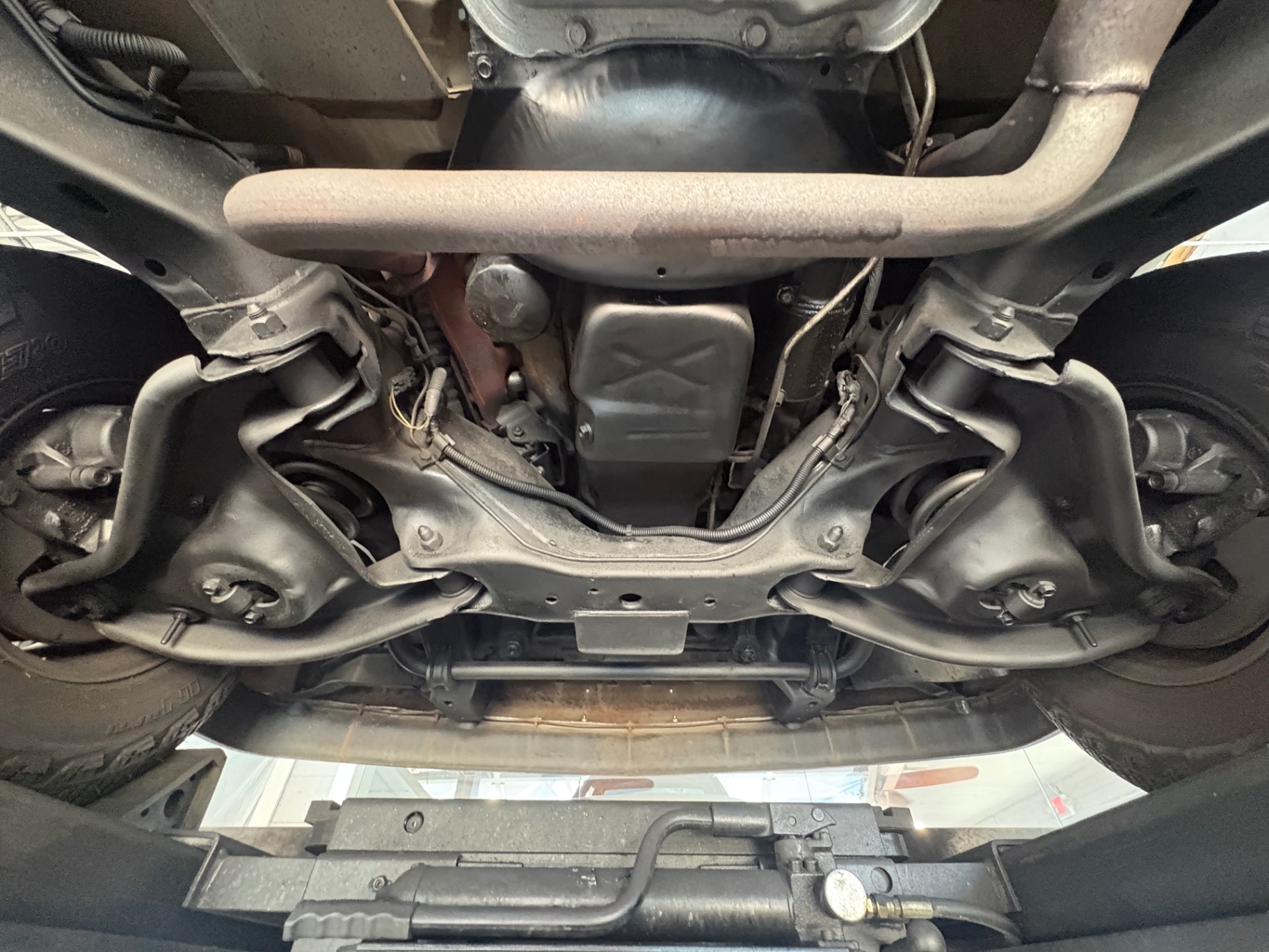 Vehicle photo 48