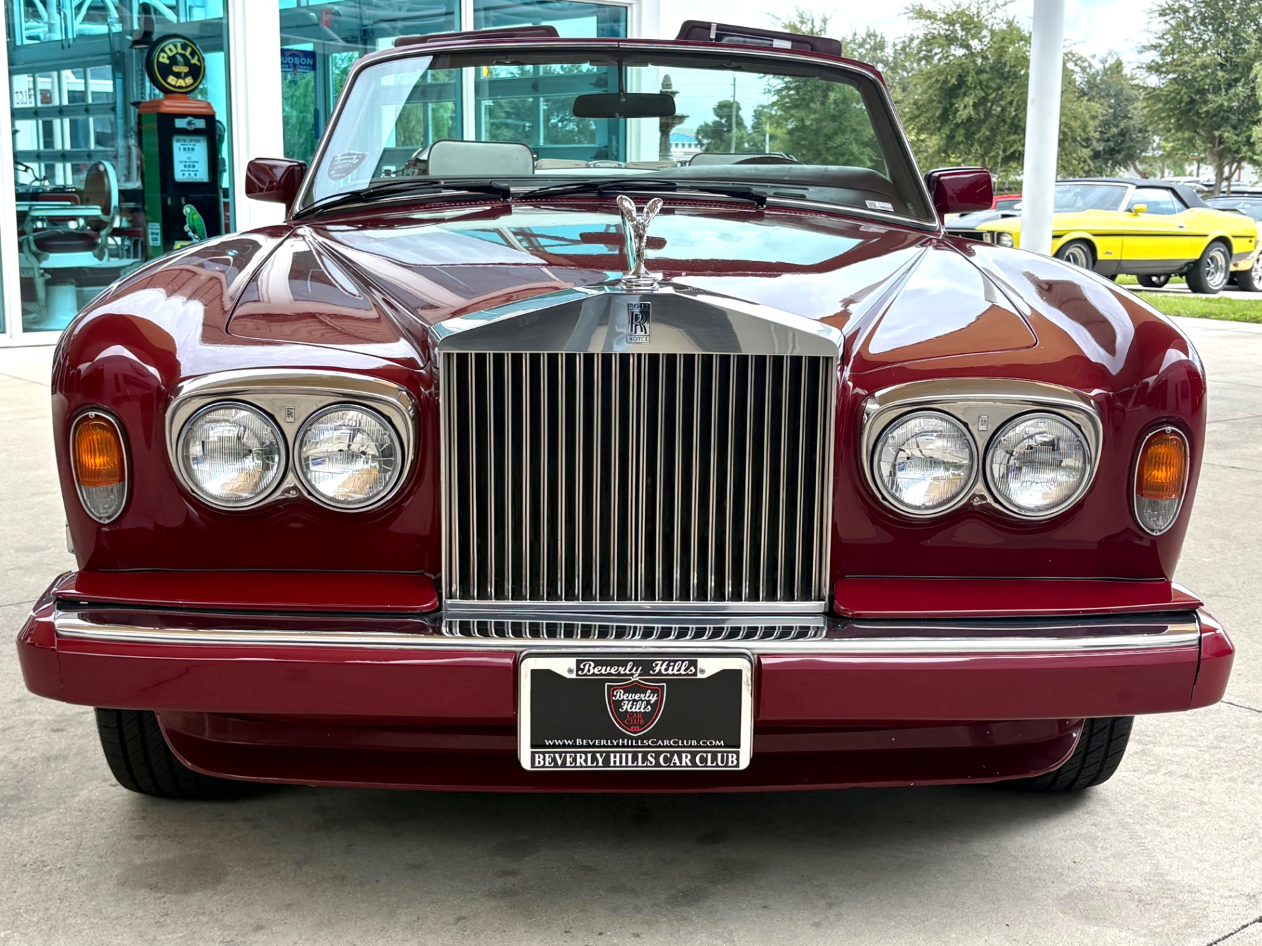 Vehicle photo 2