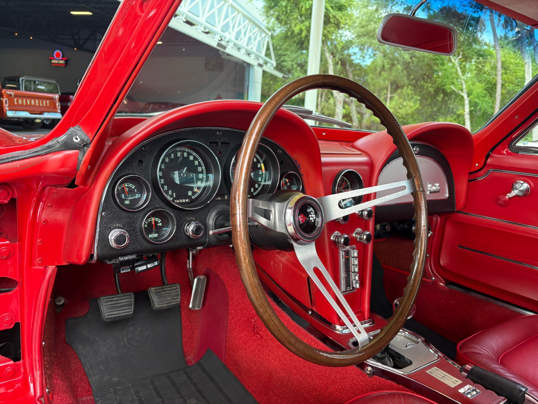 Vehicle photo 34