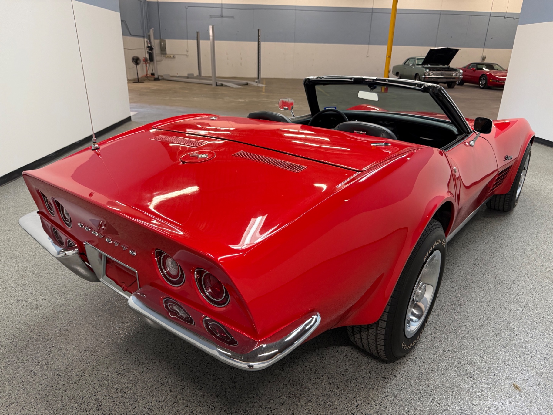 Vehicle photo 32
