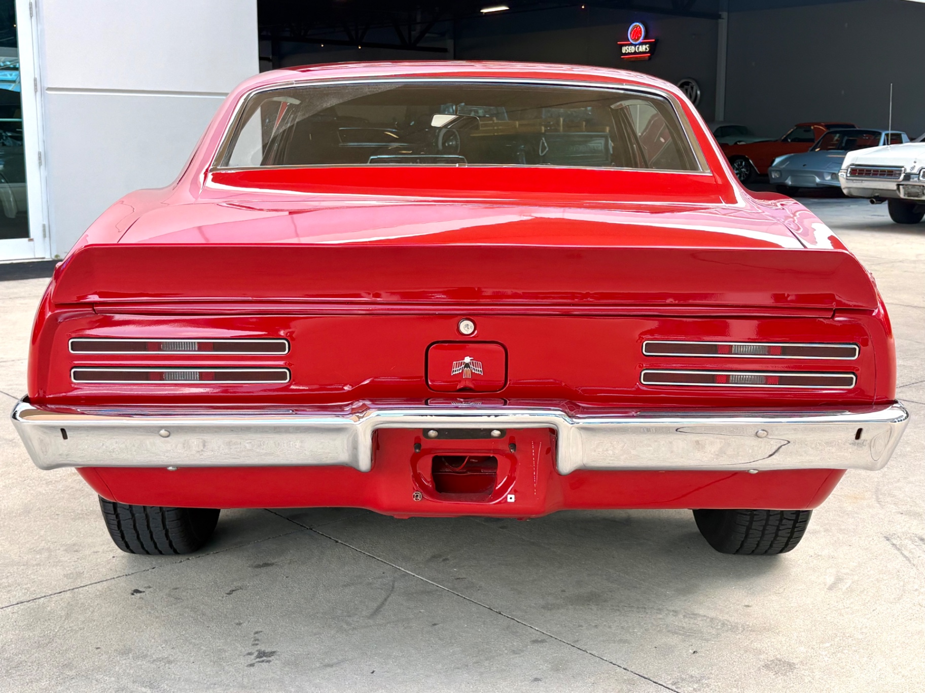 Vehicle photo 7