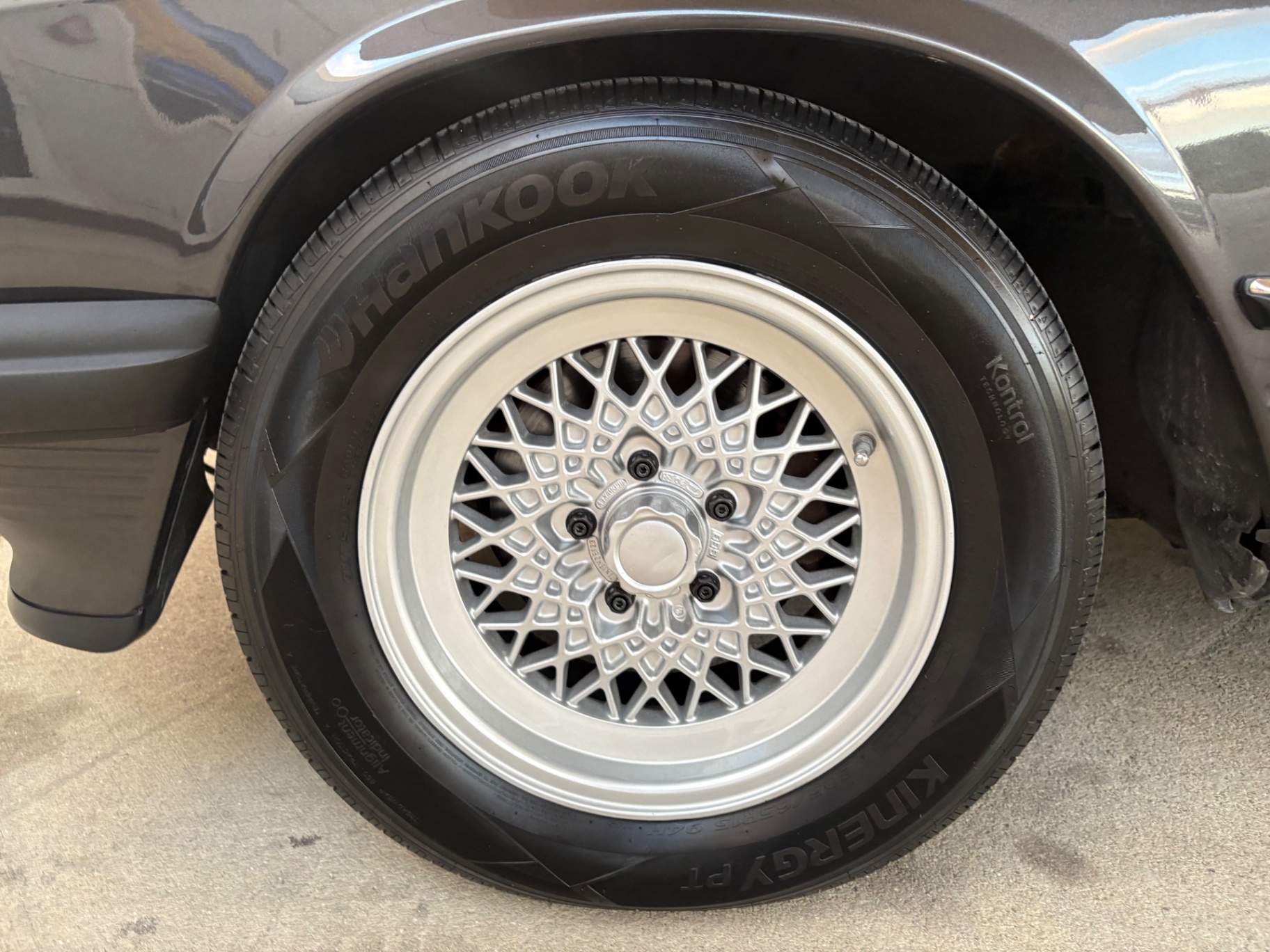 Vehicle photo 21