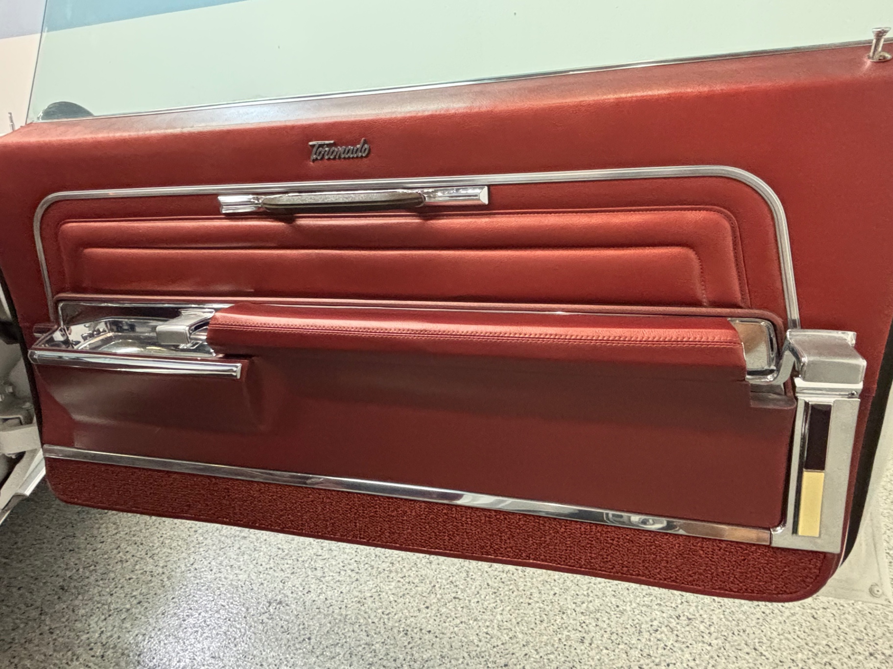 Vehicle photo 30