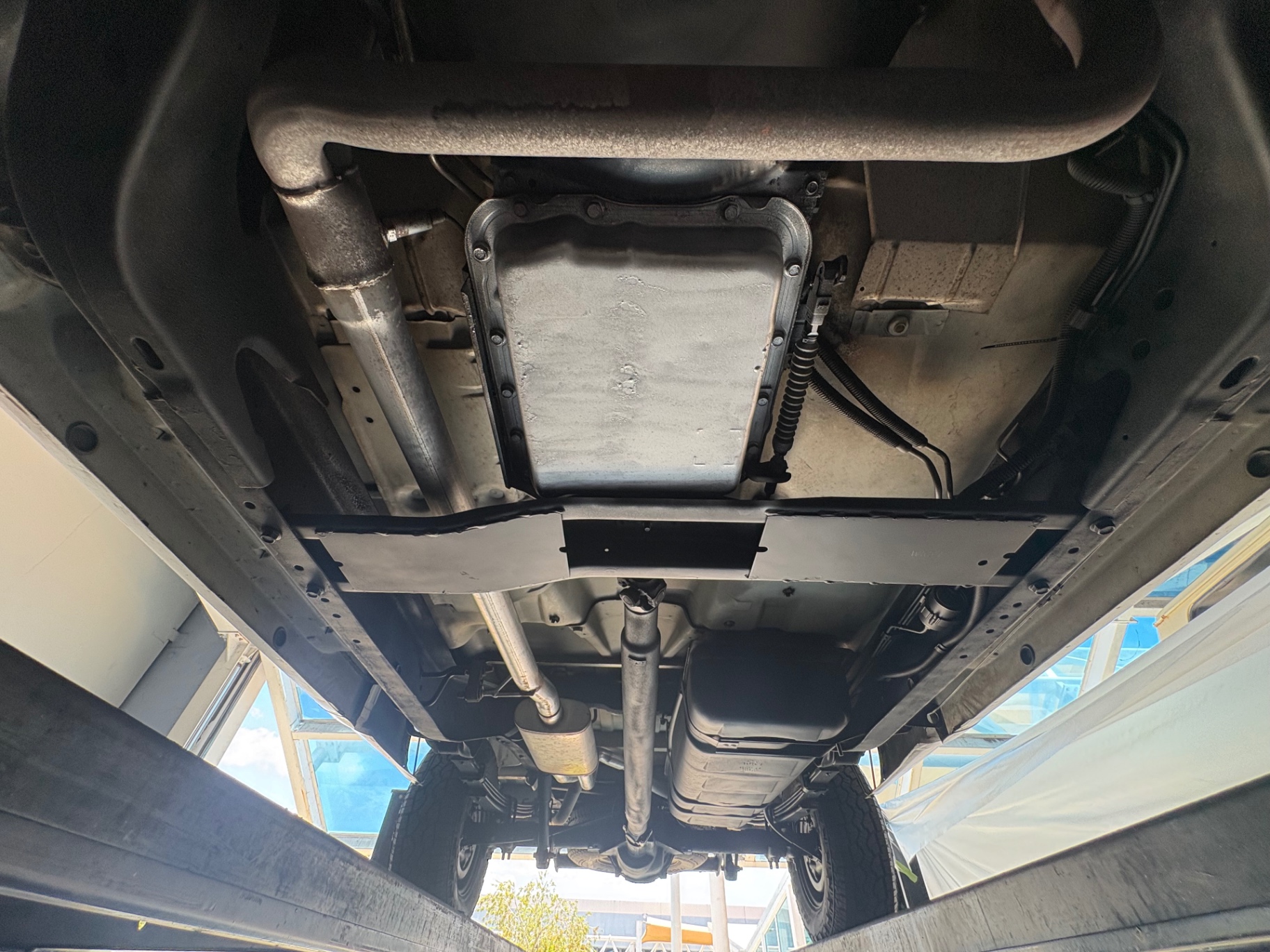 Vehicle photo 52