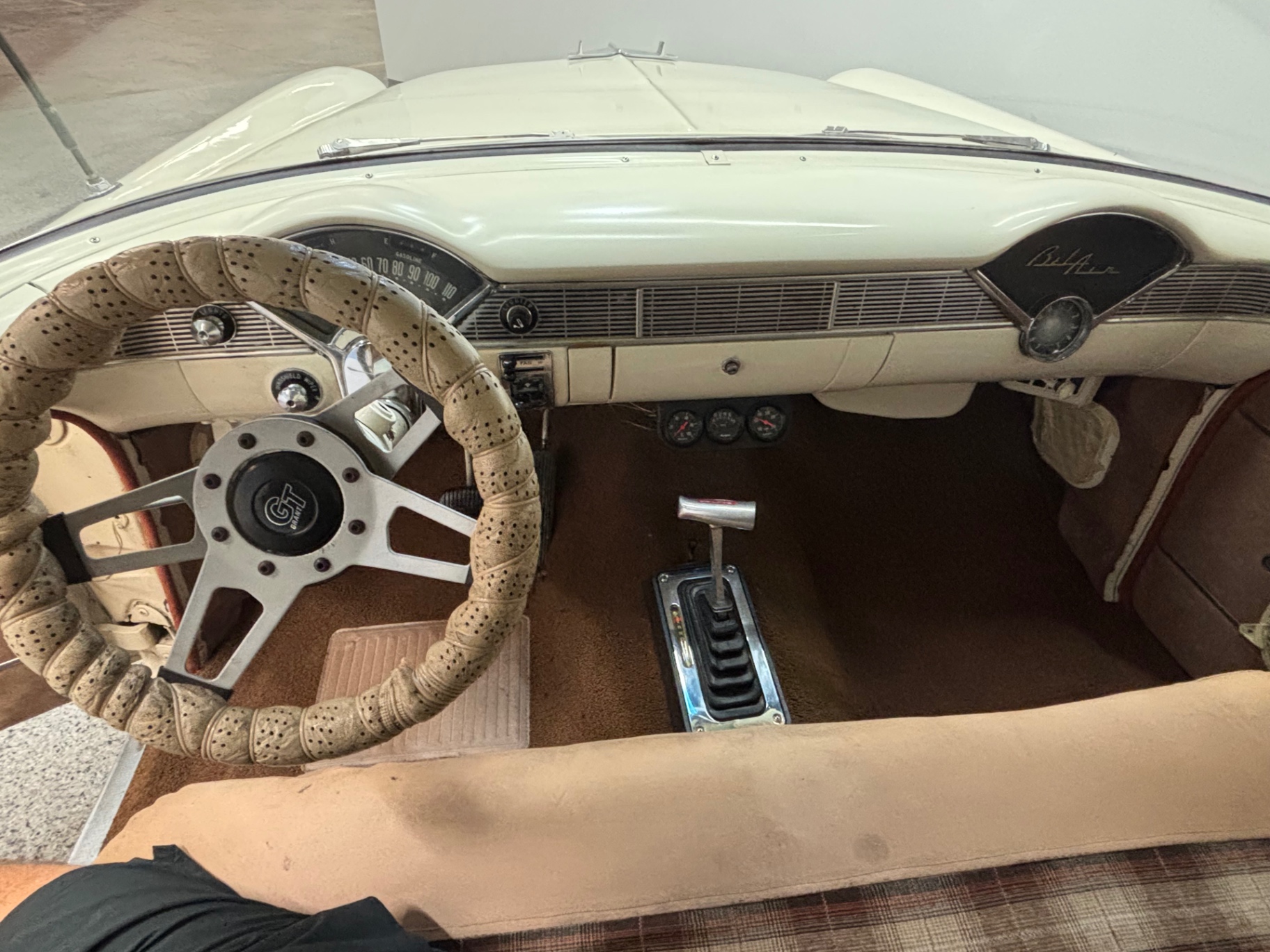 Vehicle photo 22