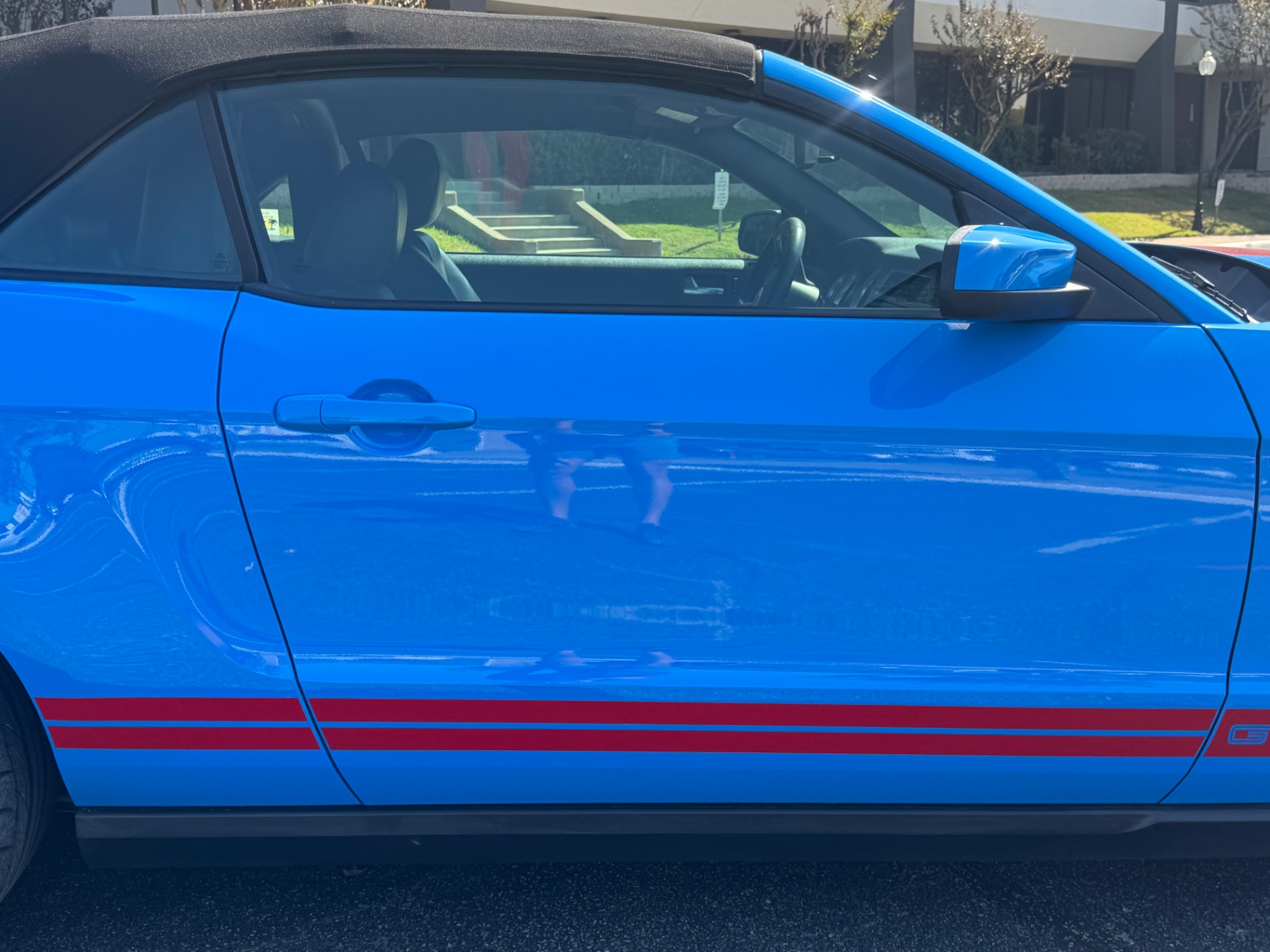 Vehicle photo 34