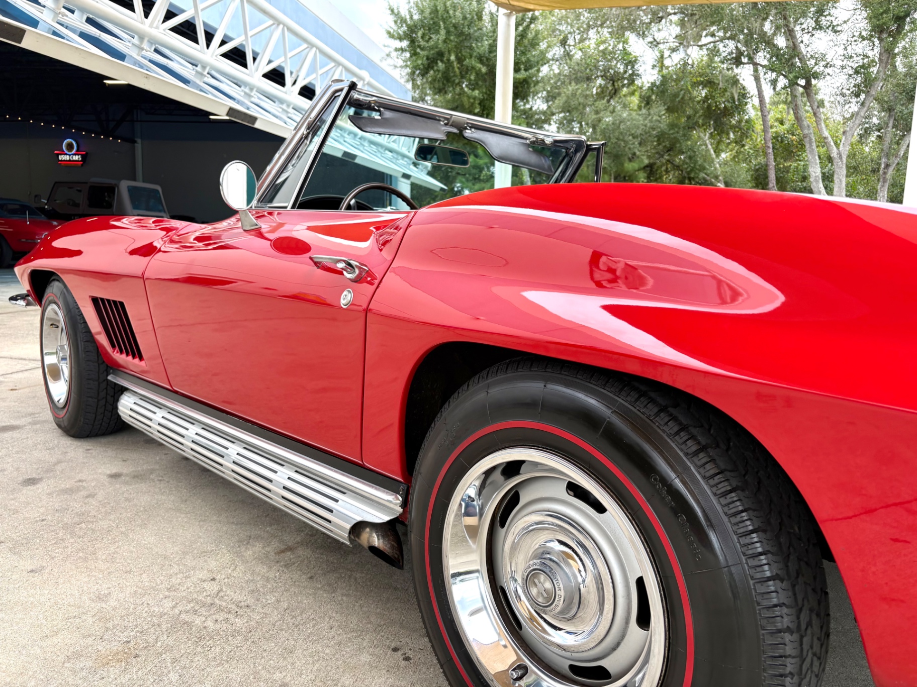 Vehicle photo 14