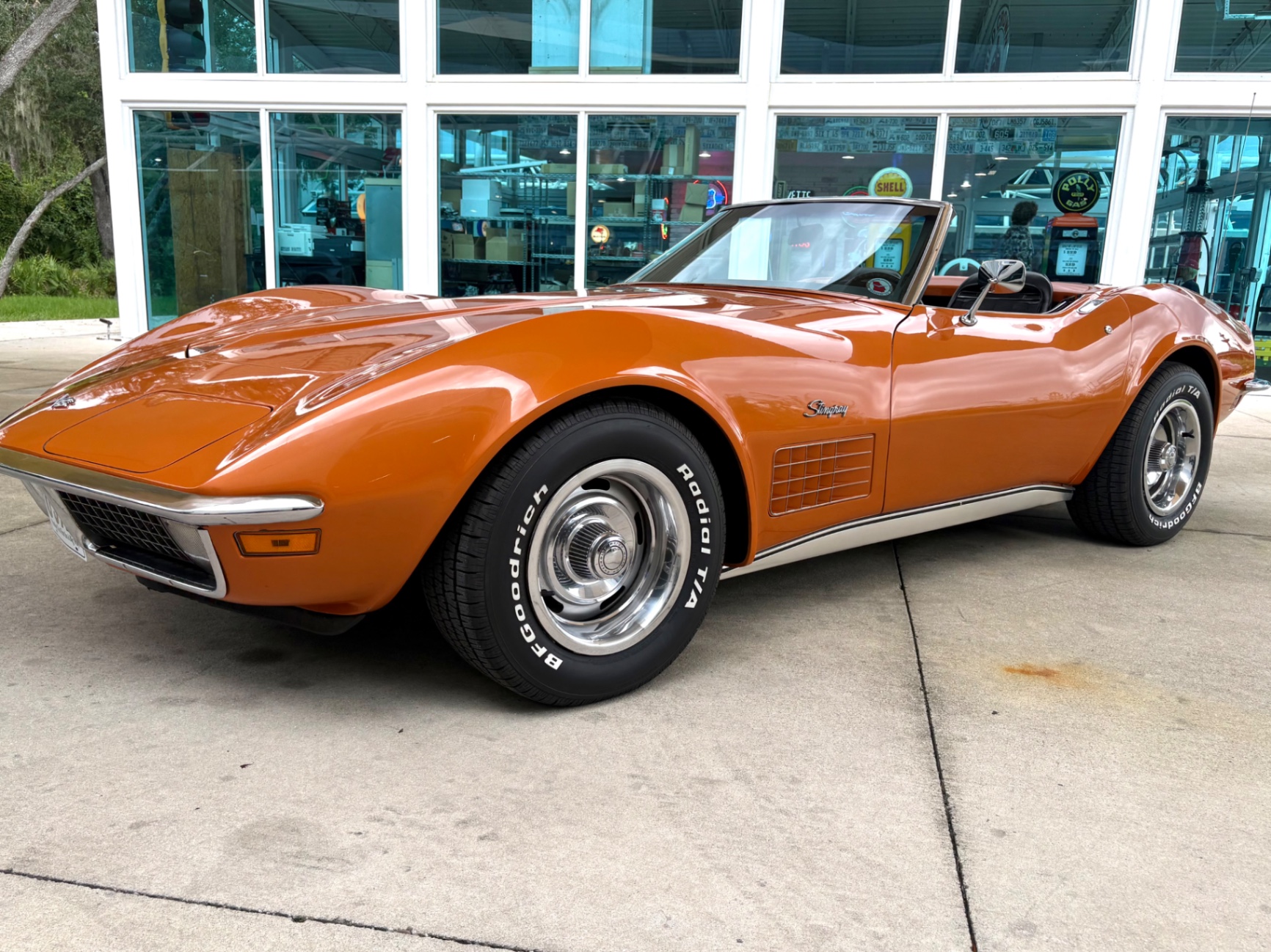 Vehicle photo 12
