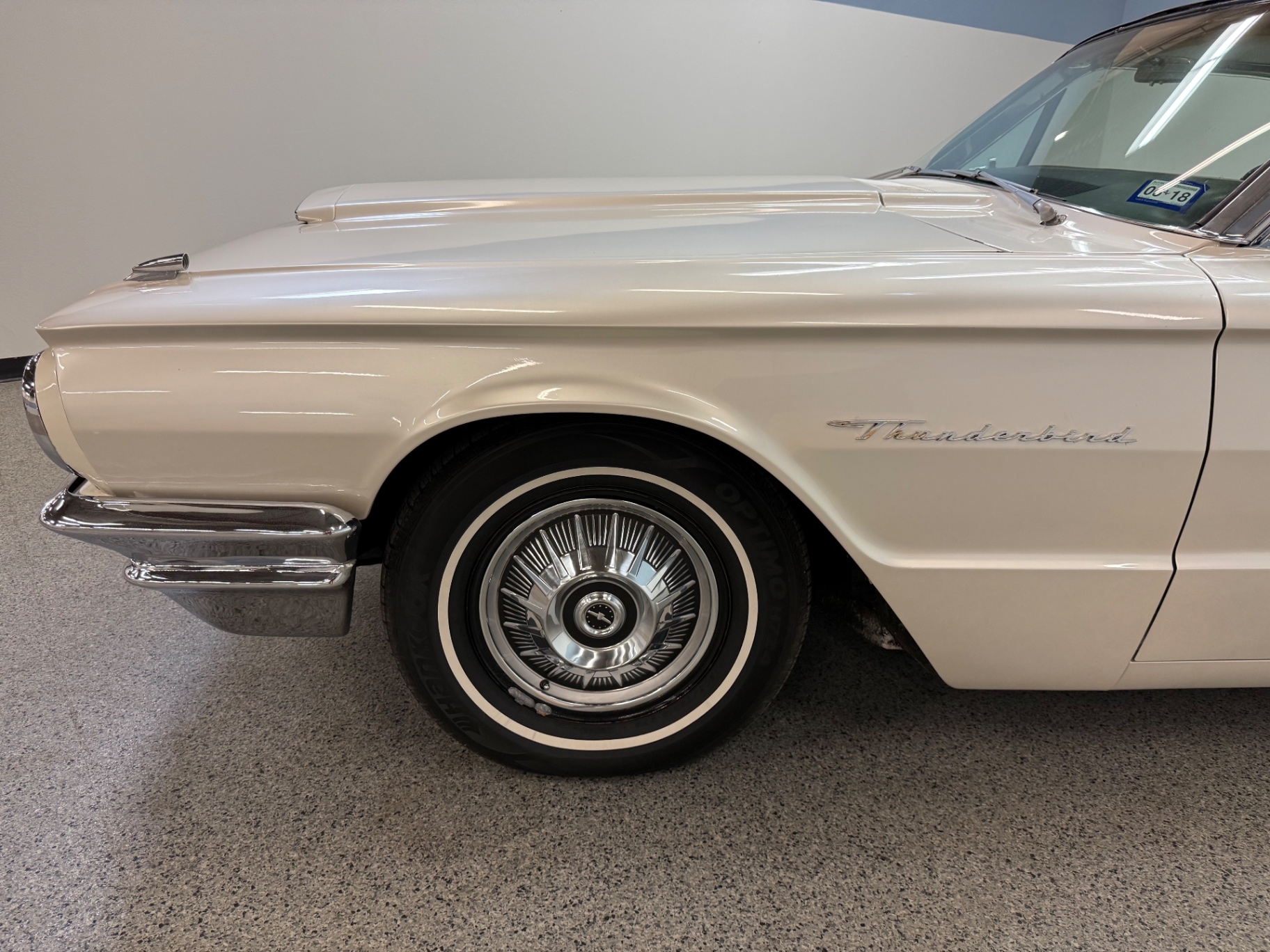 Vehicle photo 11