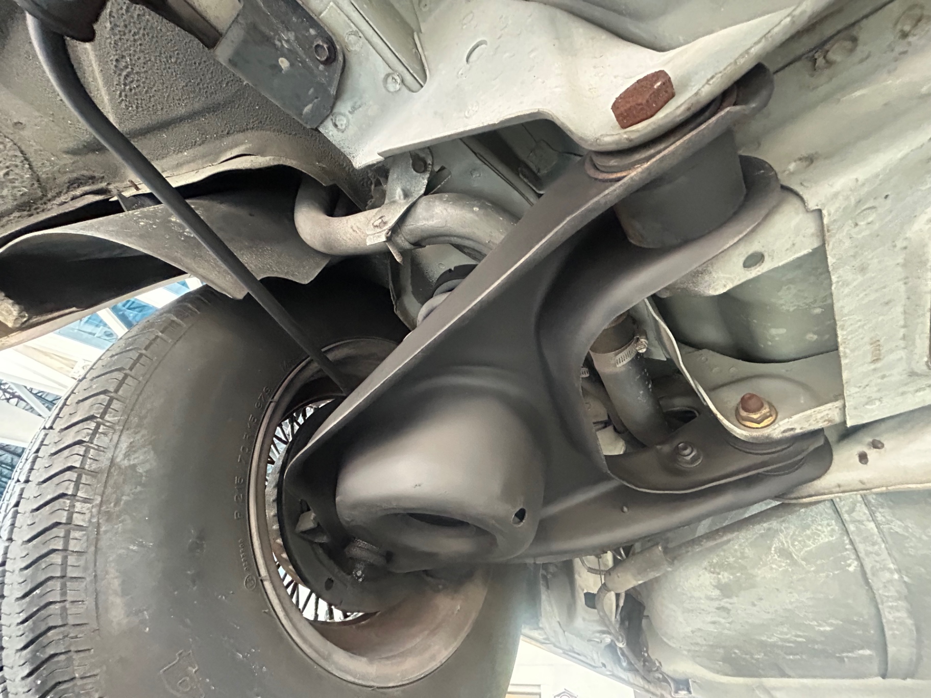 Vehicle photo 27