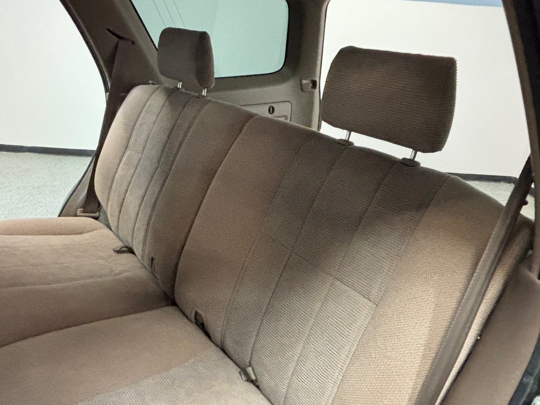 Vehicle photo 28