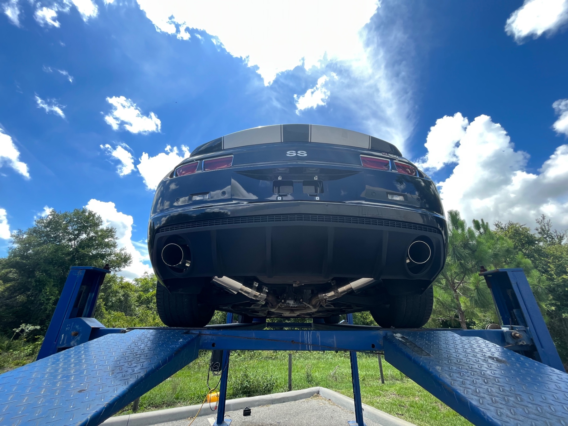 Vehicle photo 27