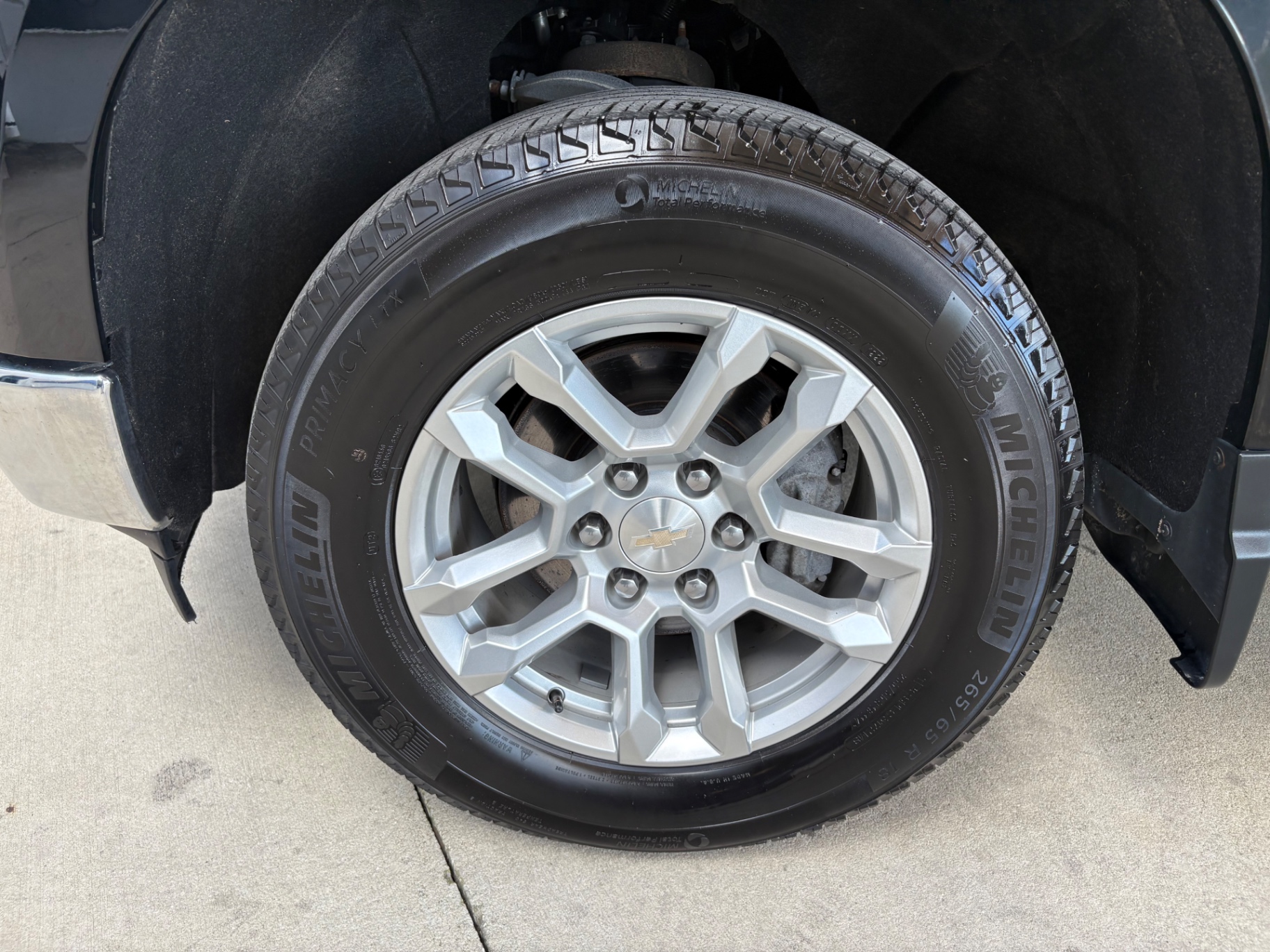 Vehicle photo 19