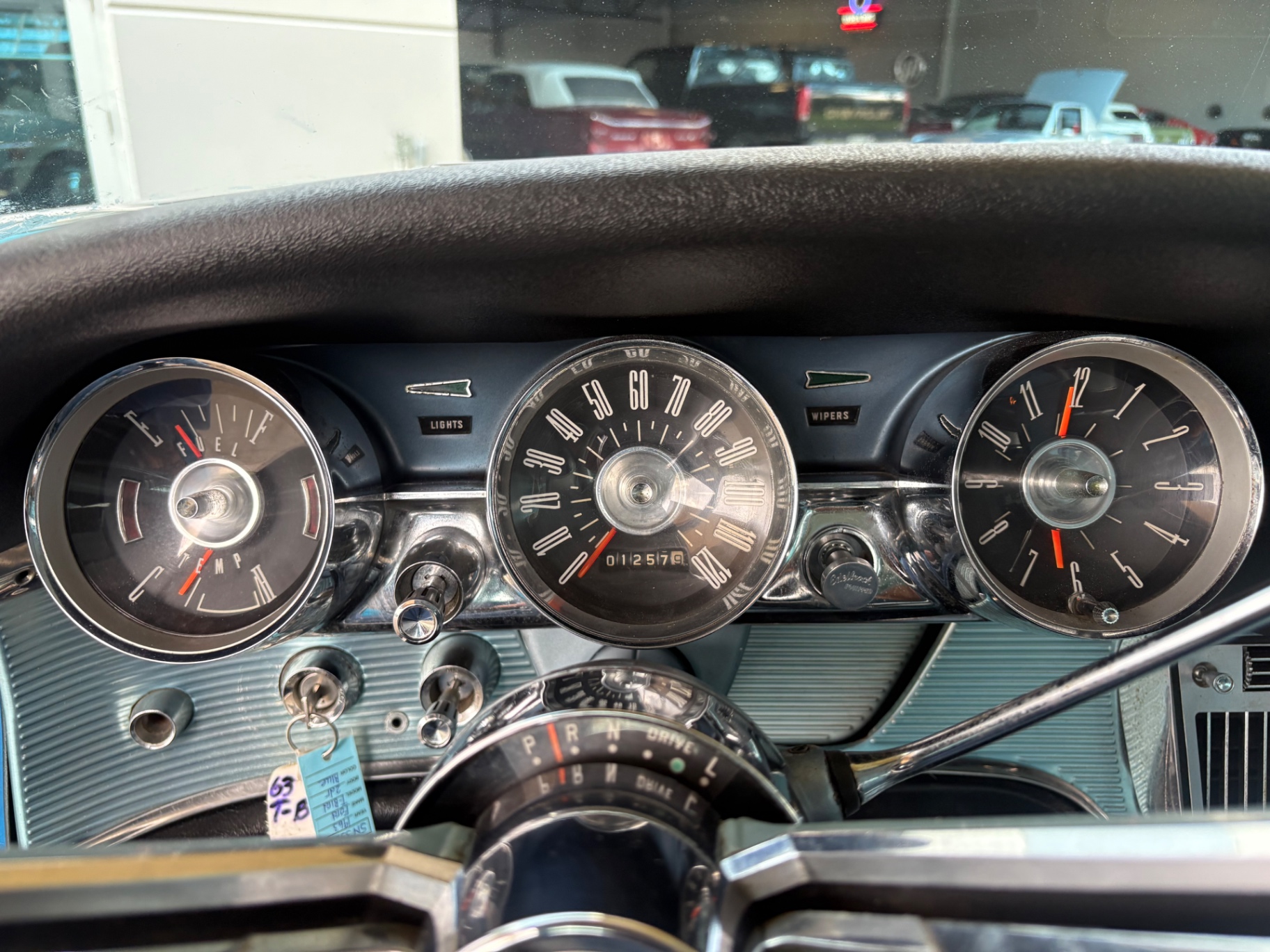 Vehicle photo 32