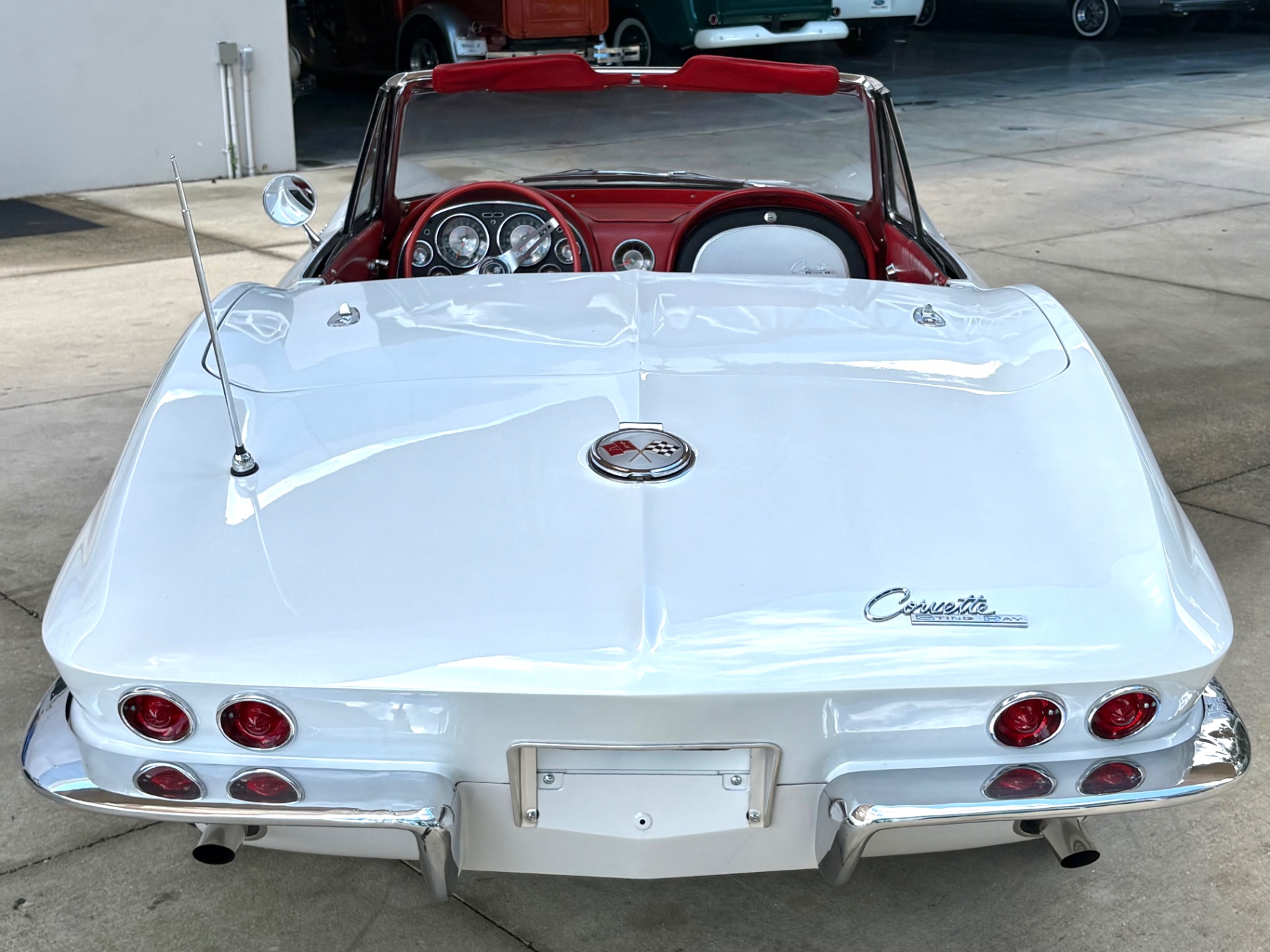 Vehicle photo 8