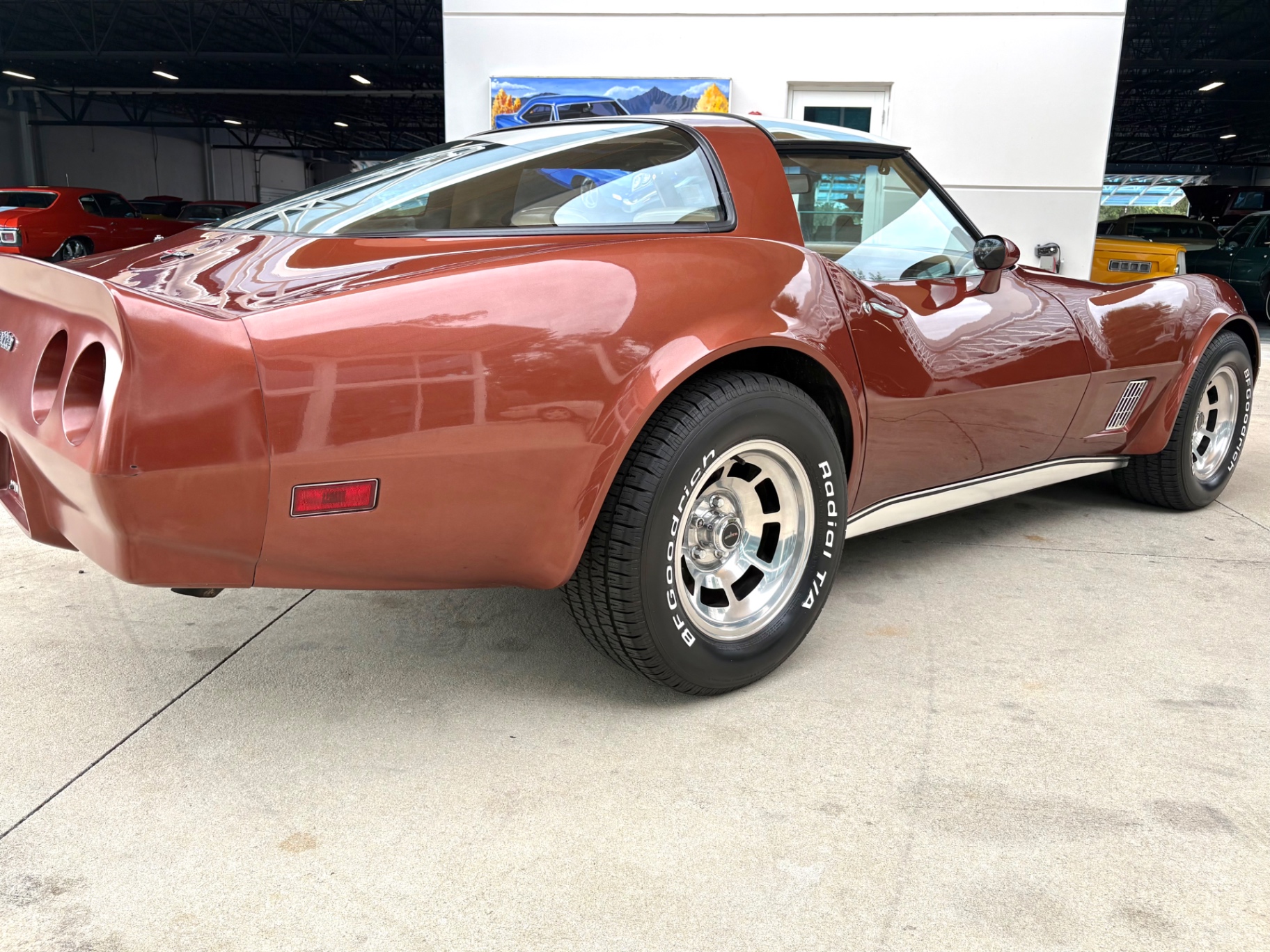 Vehicle photo 16