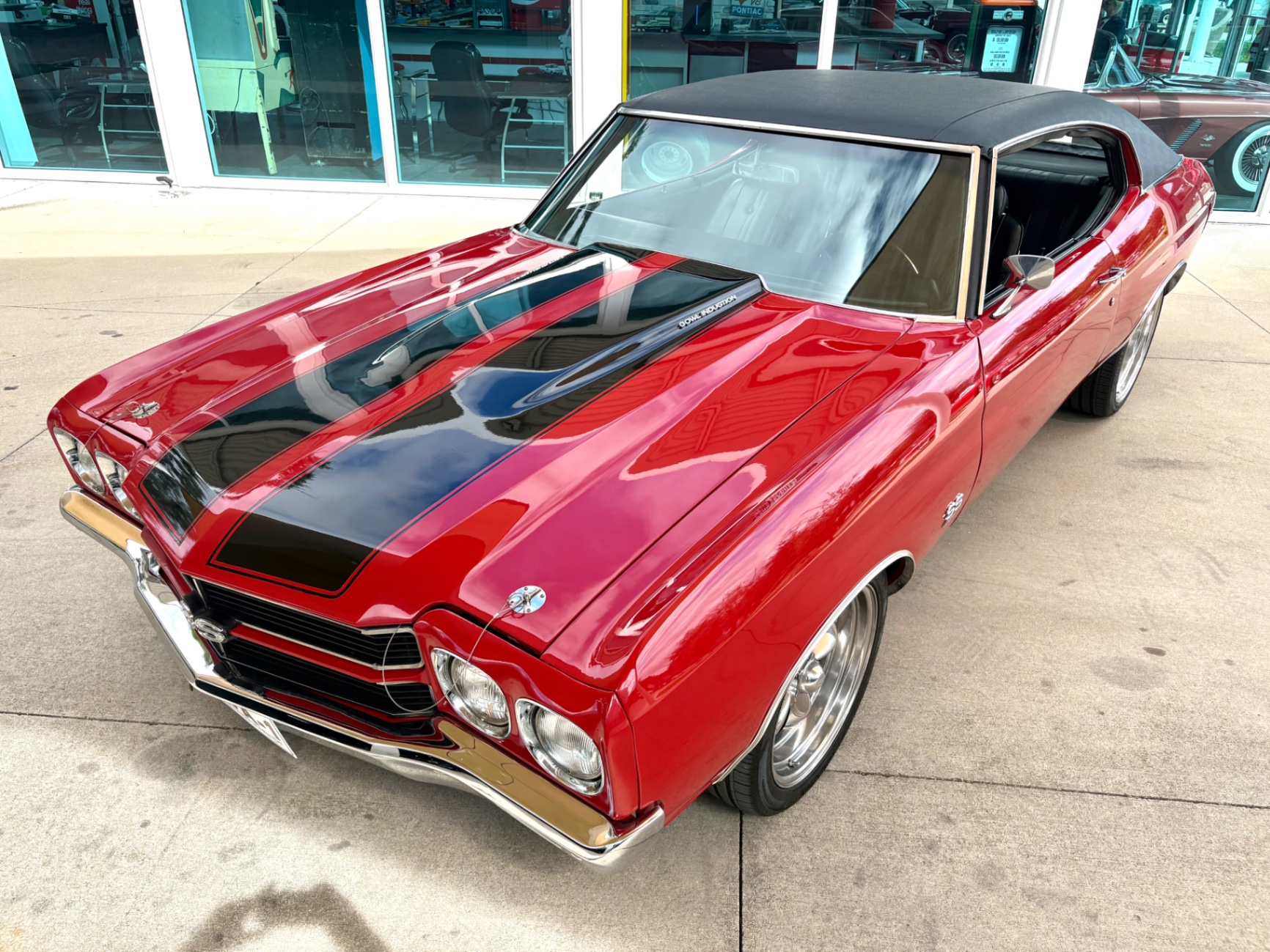 Vehicle photo 23