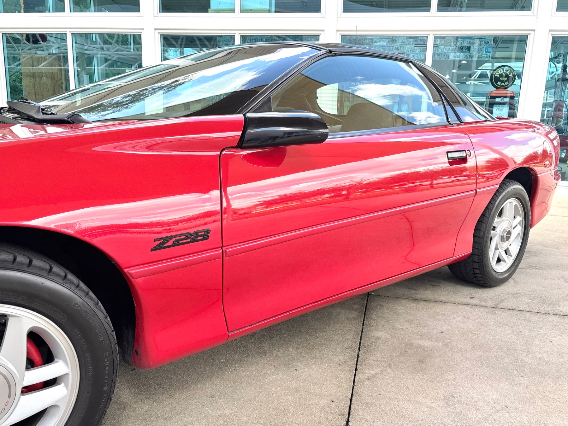 Vehicle photo 13