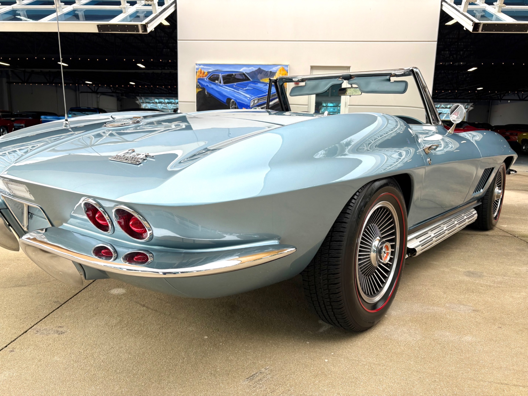 Vehicle photo 15