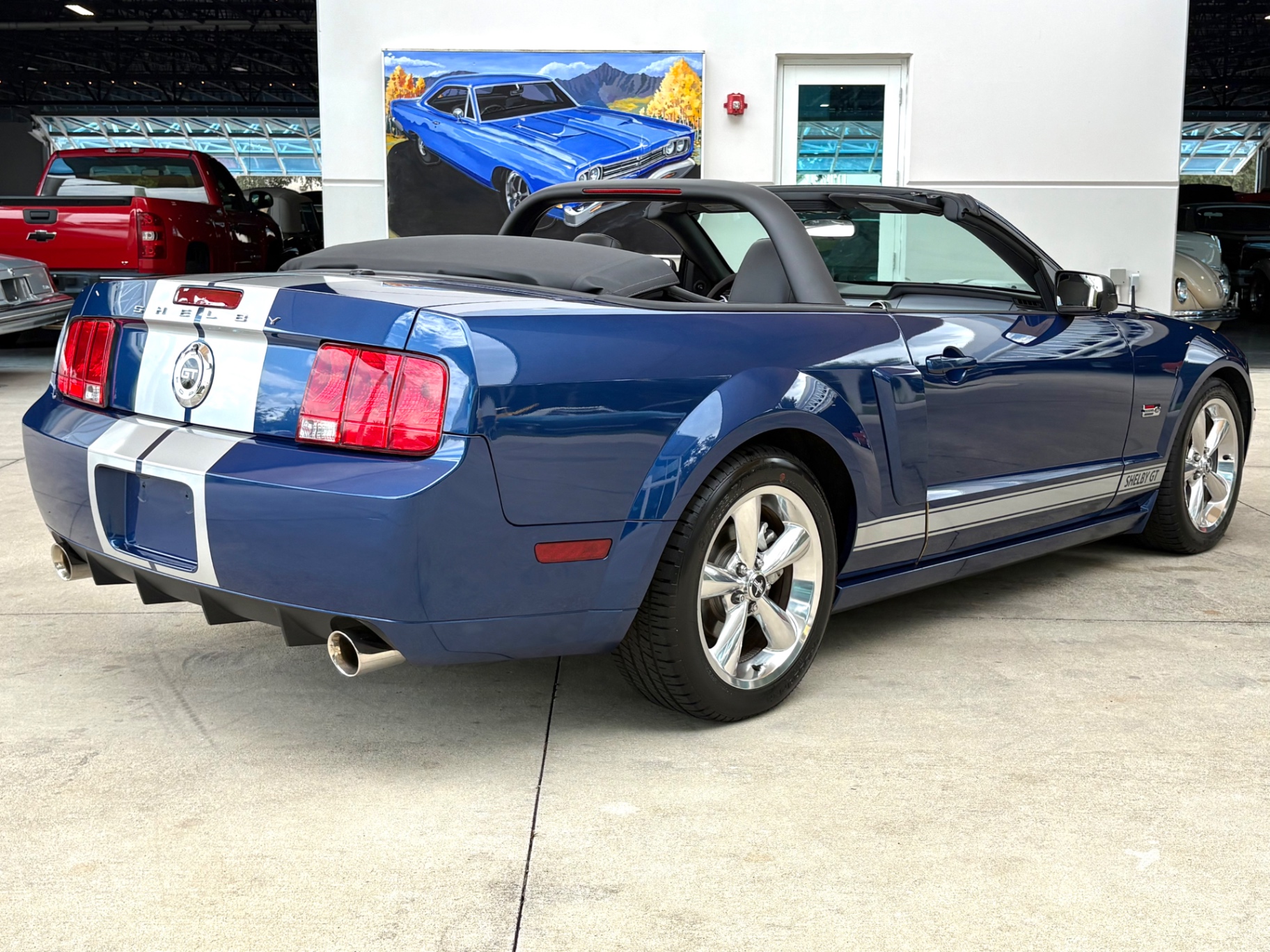 Vehicle photo 6