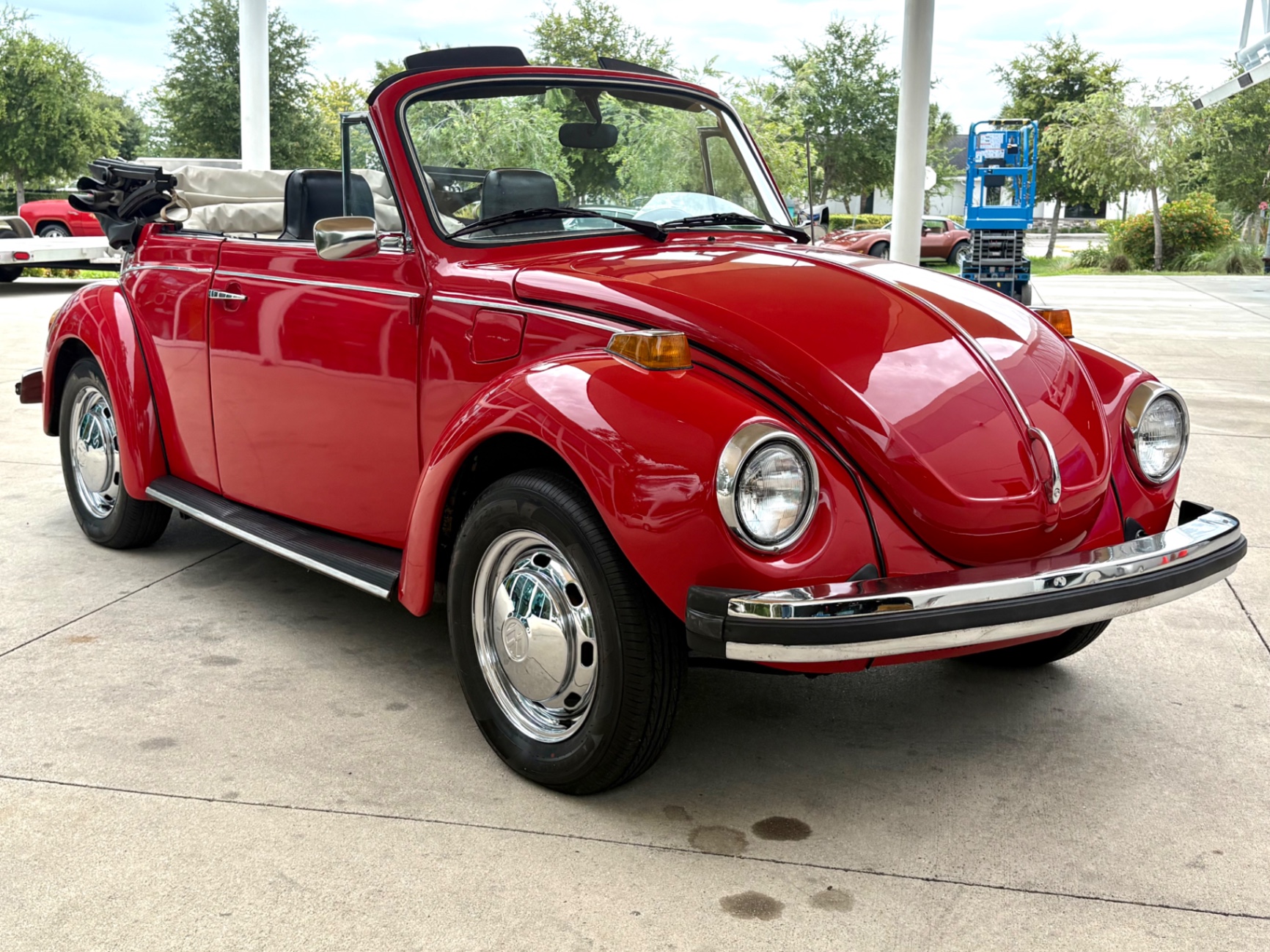 Vehicle photo 4