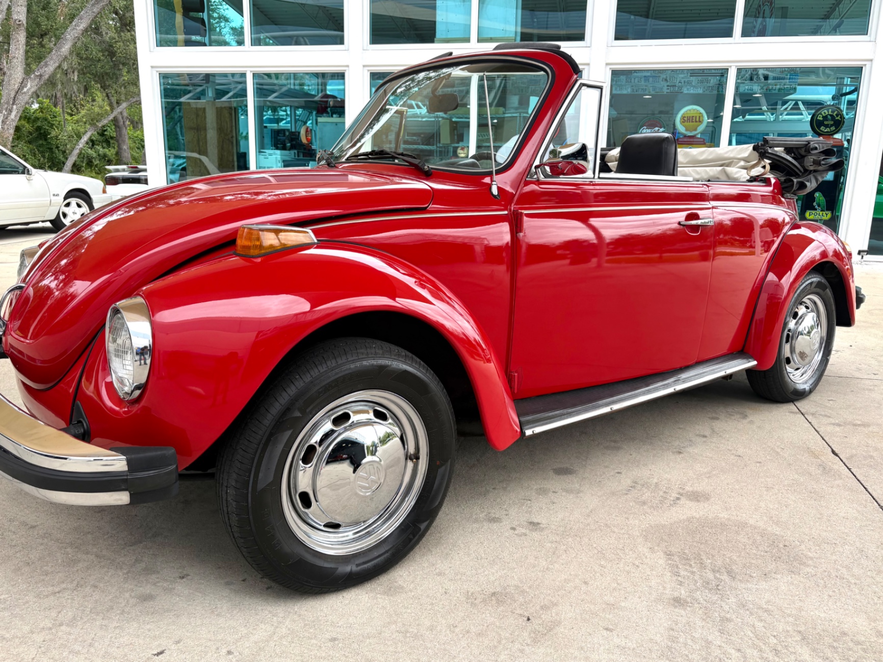 Vehicle photo 12