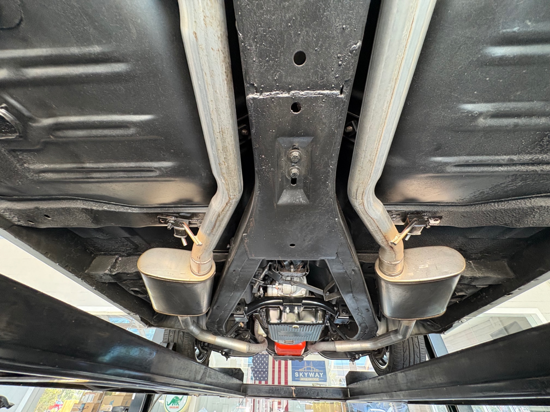 Vehicle photo 54