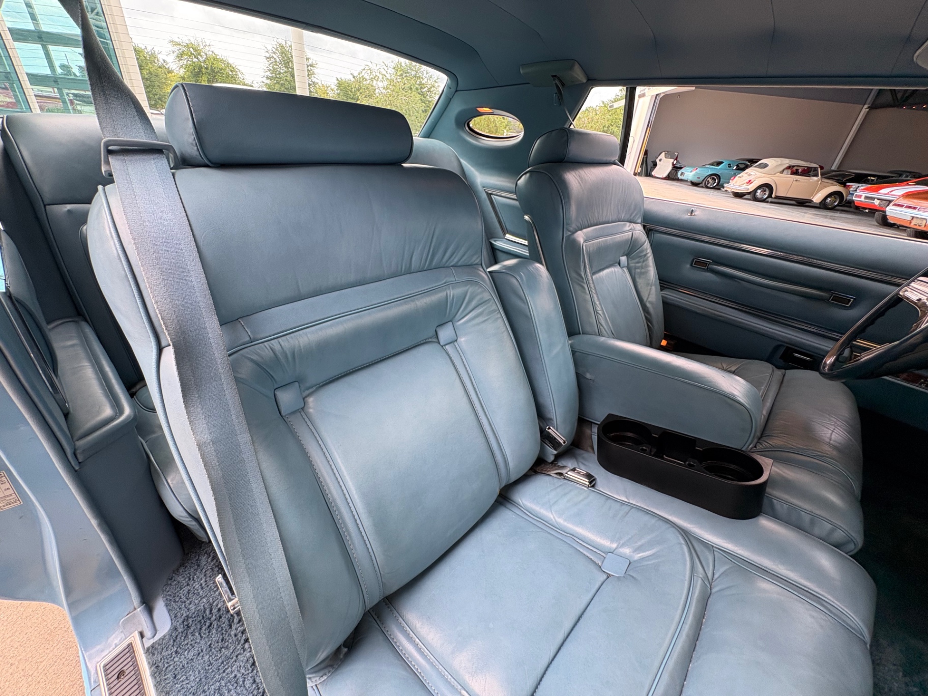 Vehicle photo 41