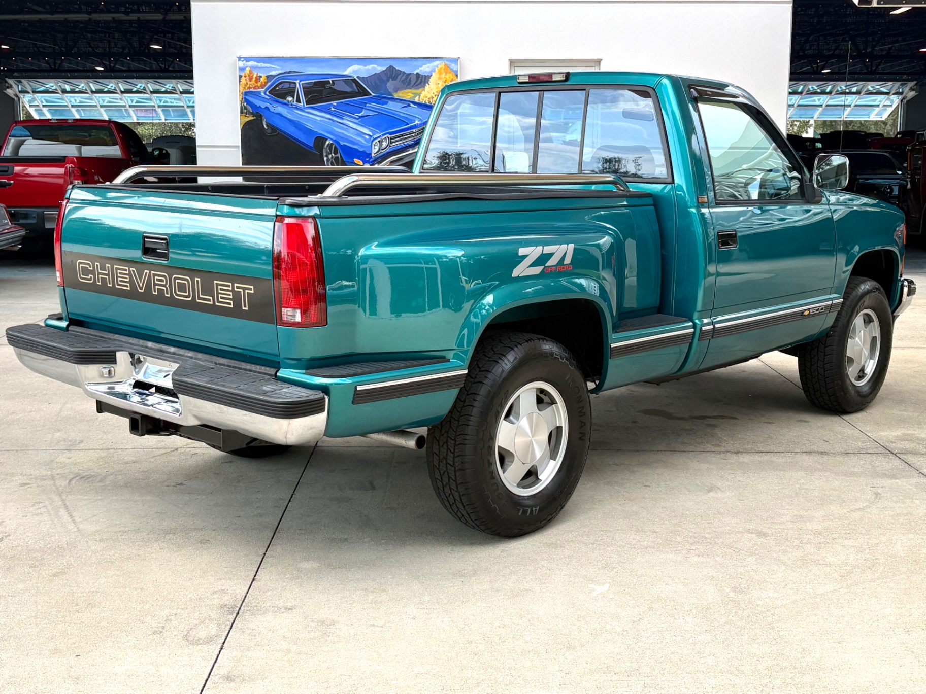 Vehicle photo 6