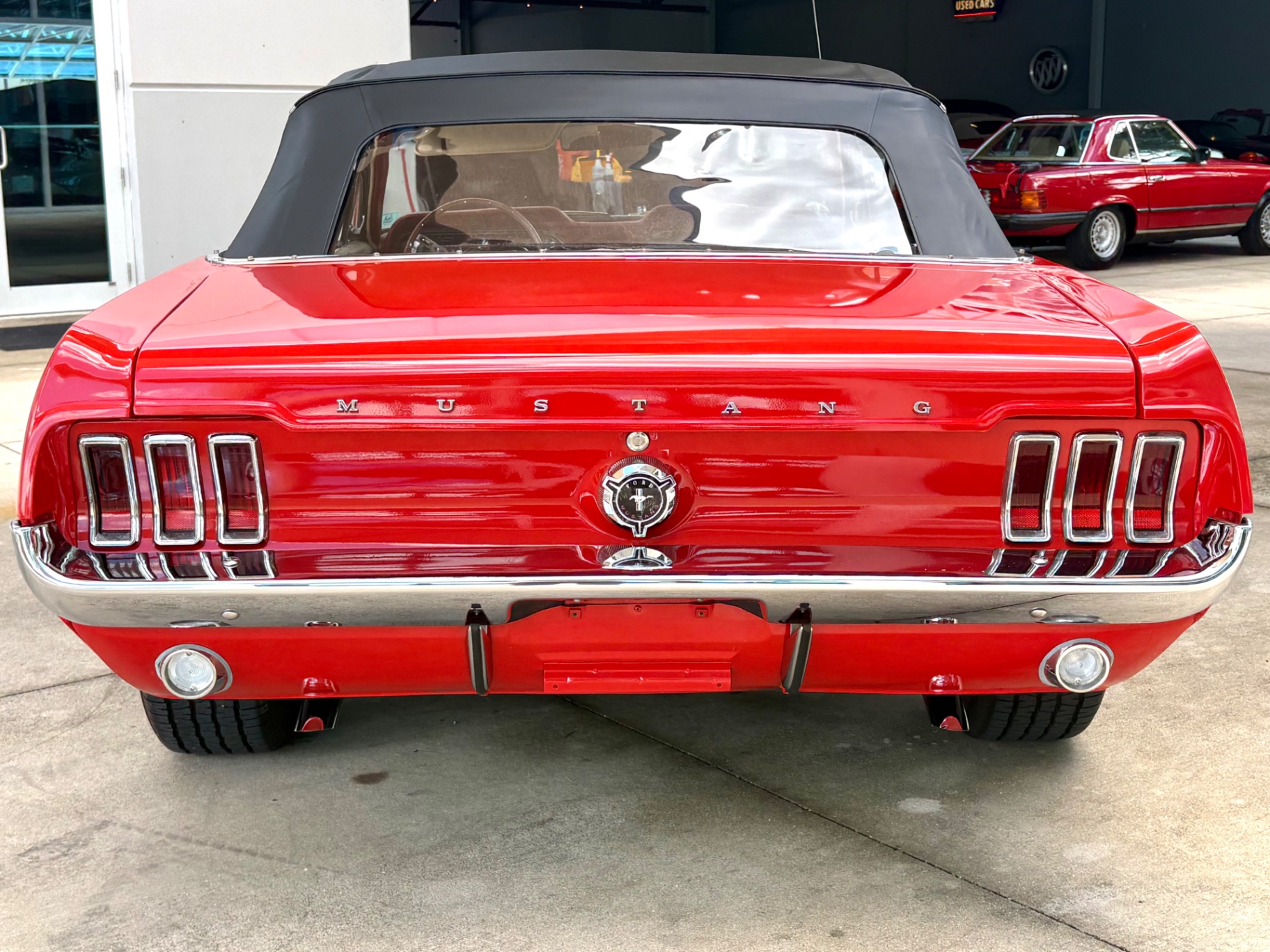 Vehicle photo 22