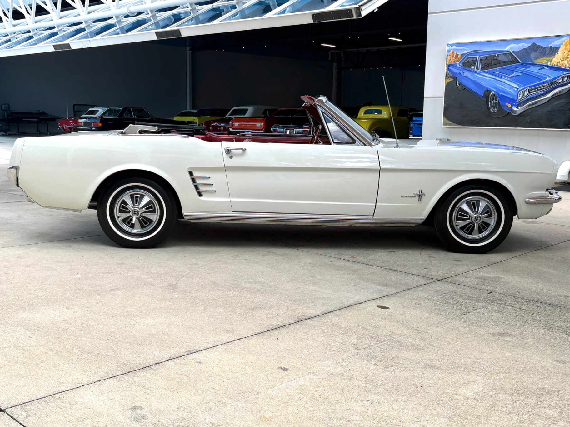 Vehicle photo 5