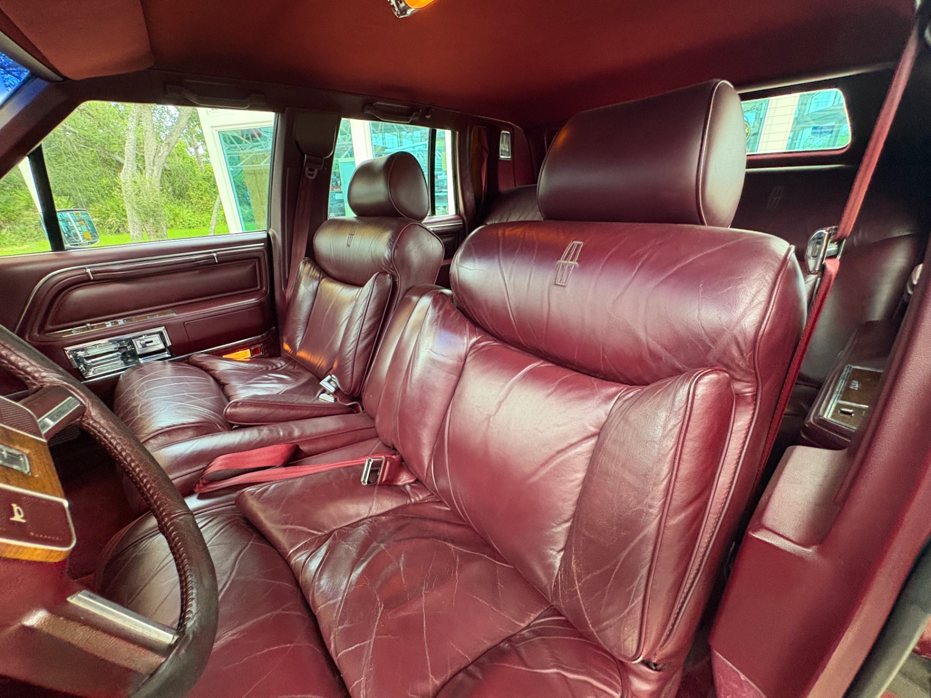 Vehicle photo 36