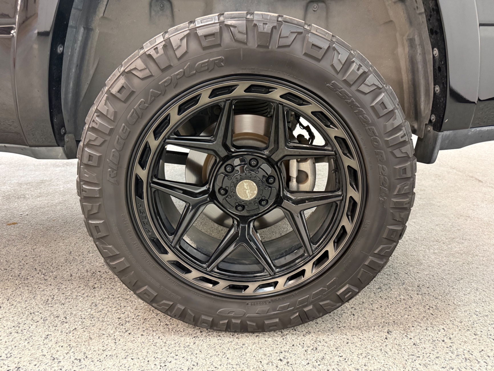Vehicle photo 14