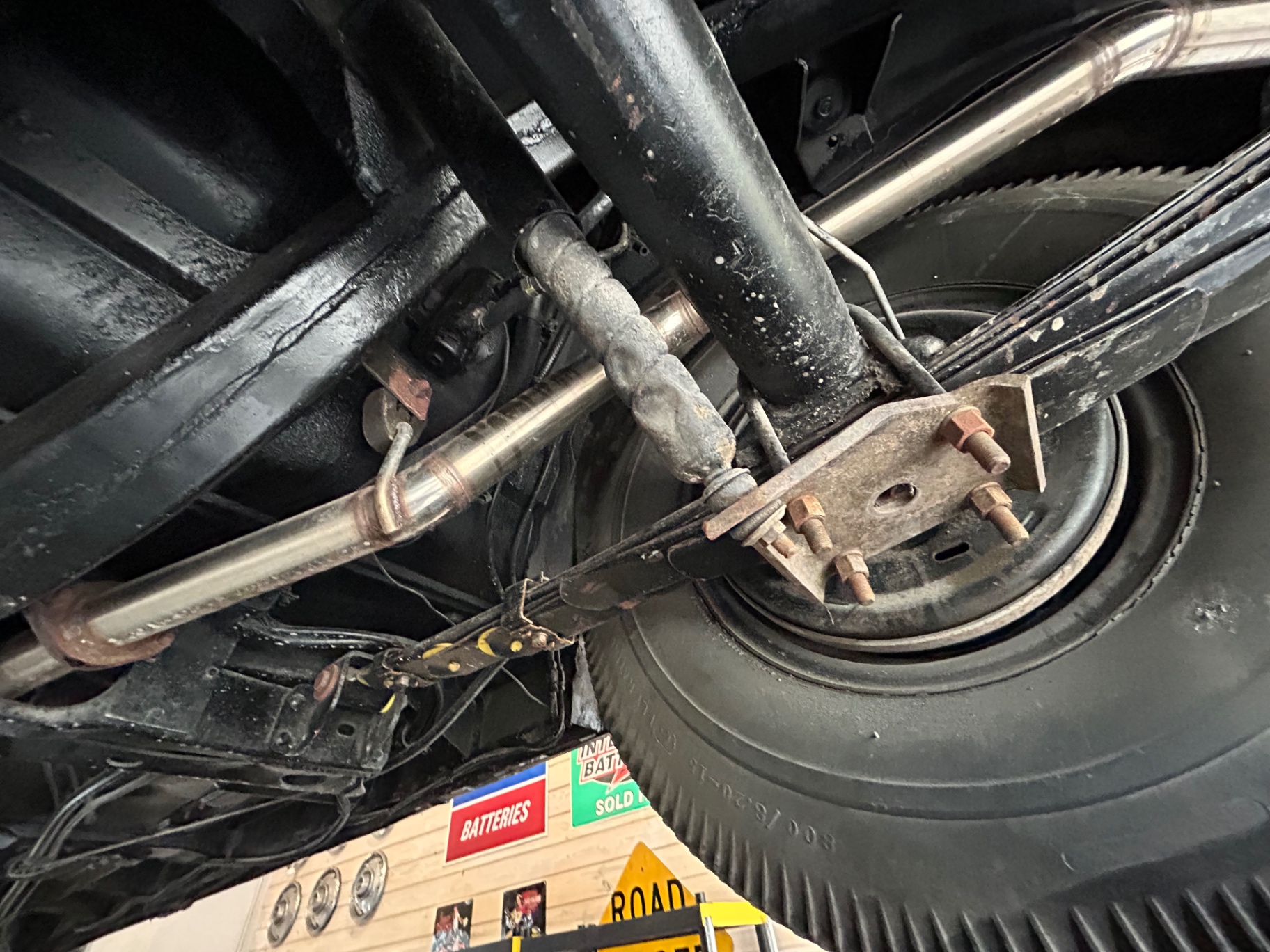 Vehicle photo 37