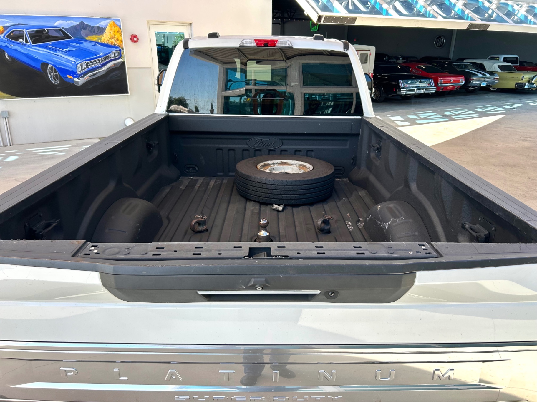 Vehicle photo 7
