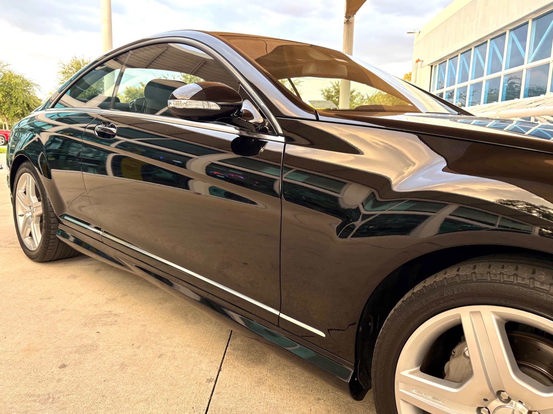 Vehicle photo 18