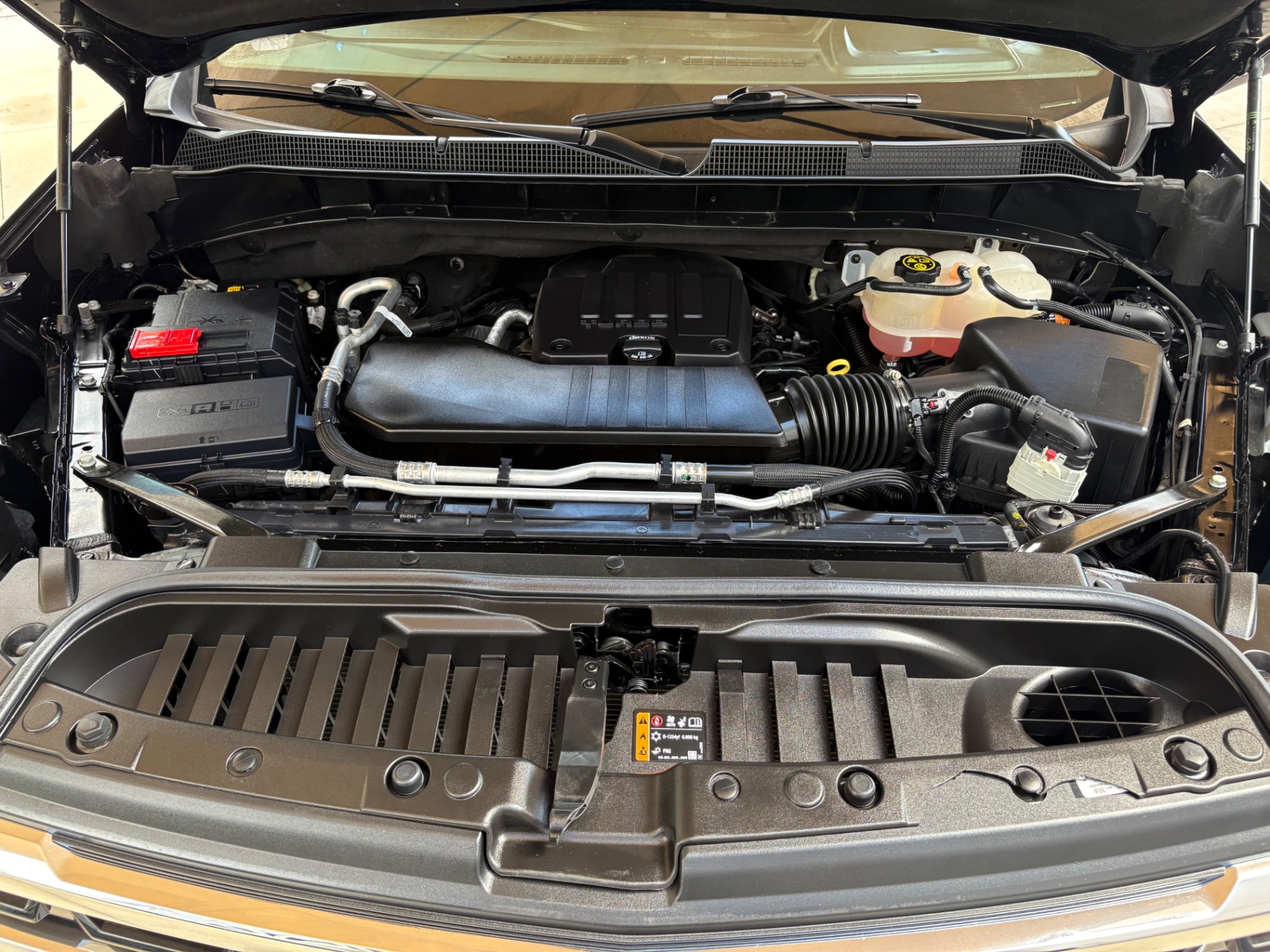 Vehicle photo 26