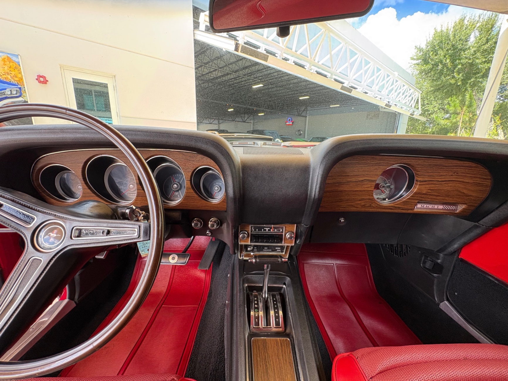 Vehicle photo 36