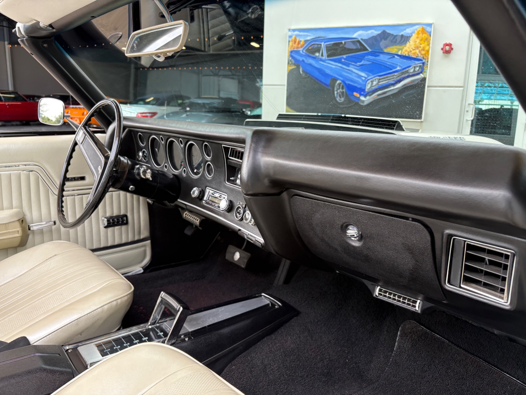 Vehicle photo 43