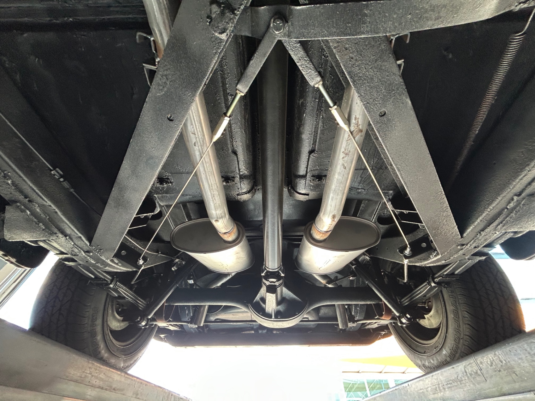 Vehicle photo 56