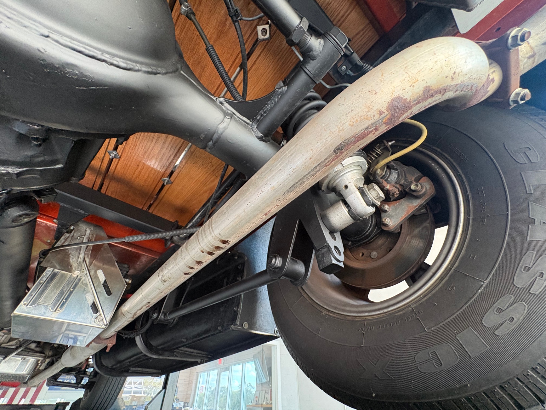 Vehicle photo 38