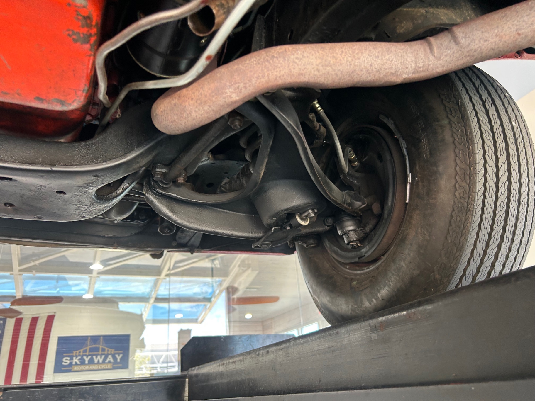 Vehicle photo 52