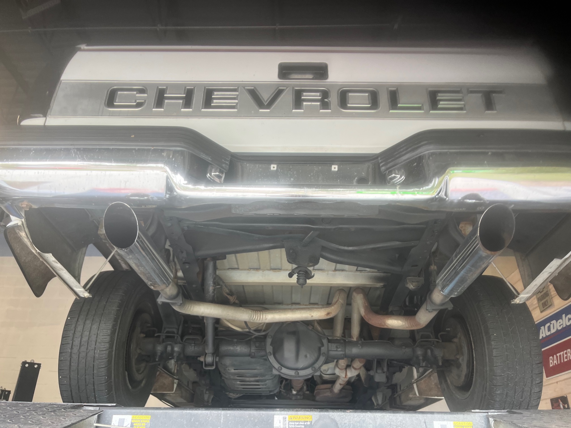 Vehicle photo 28