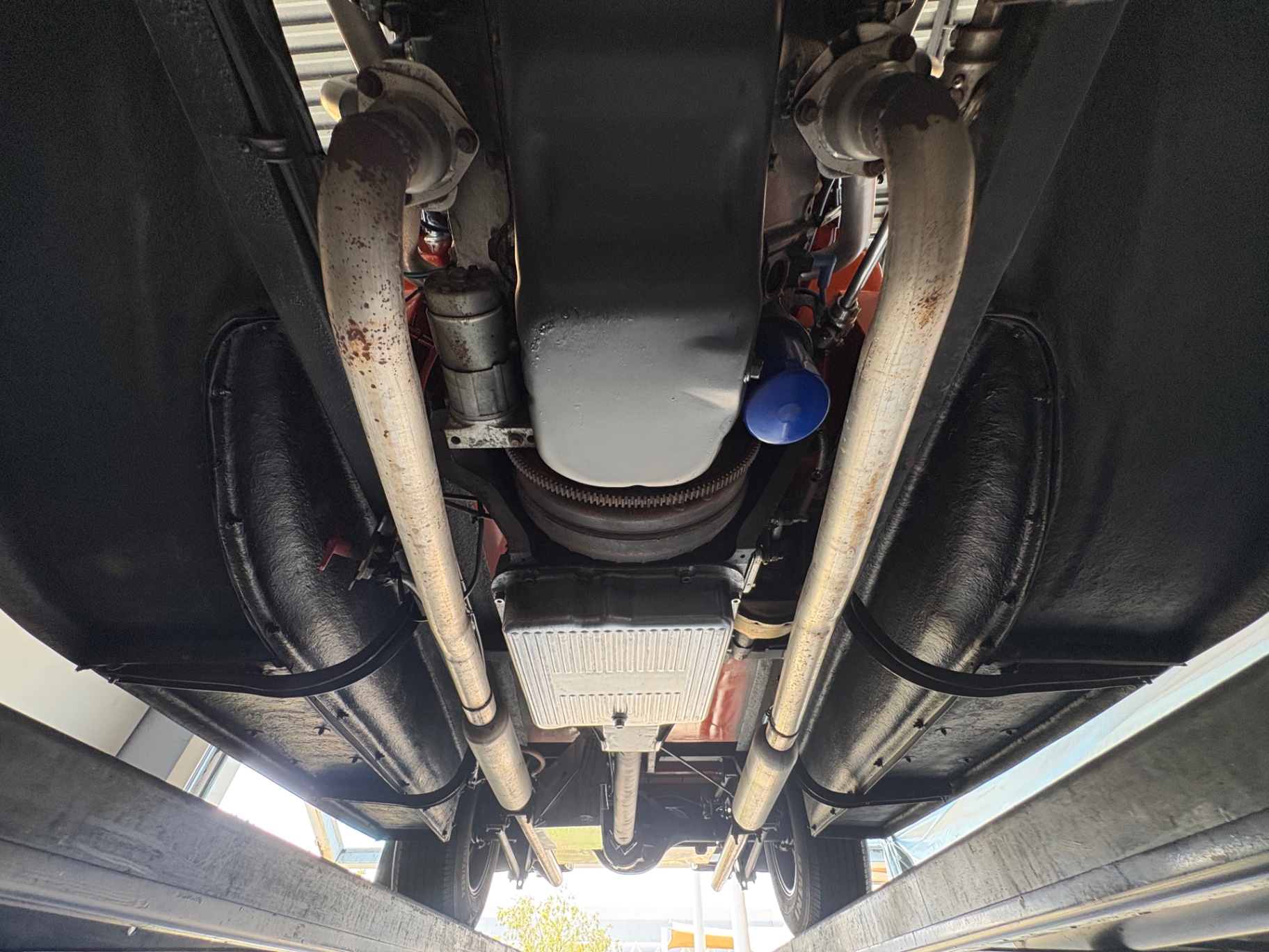 Vehicle photo 46