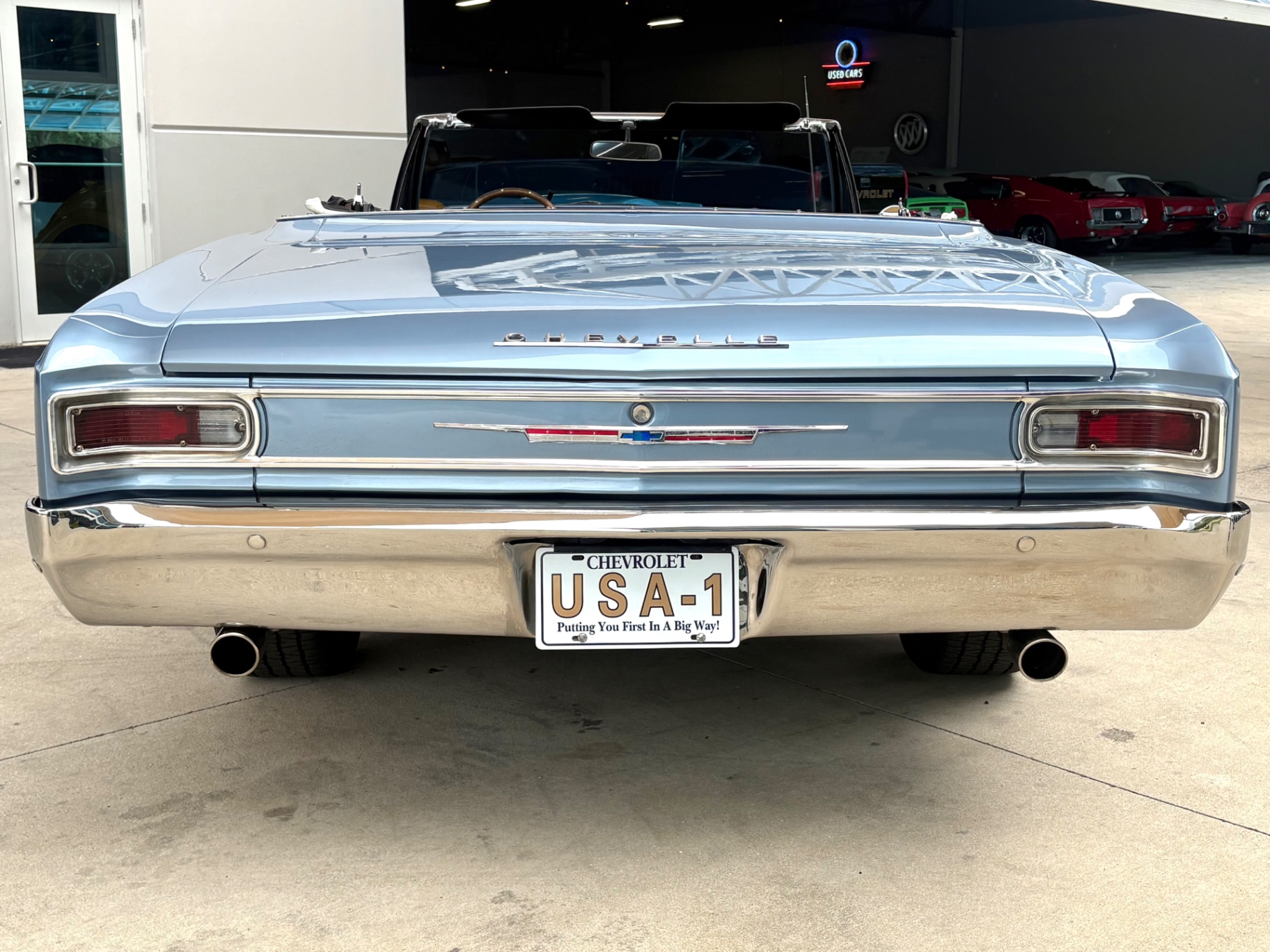 Vehicle photo 7