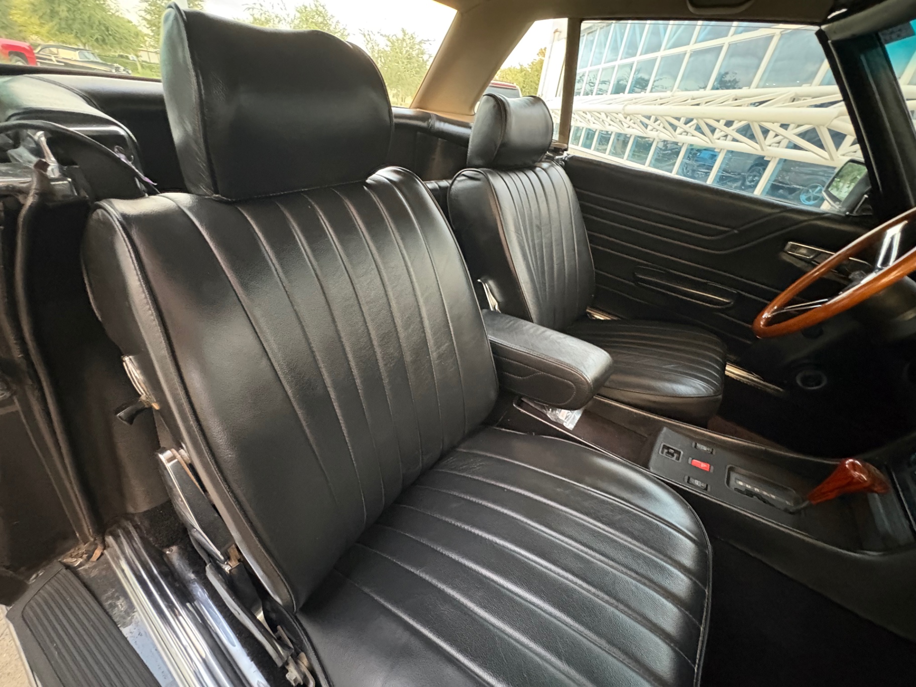 Vehicle photo 39