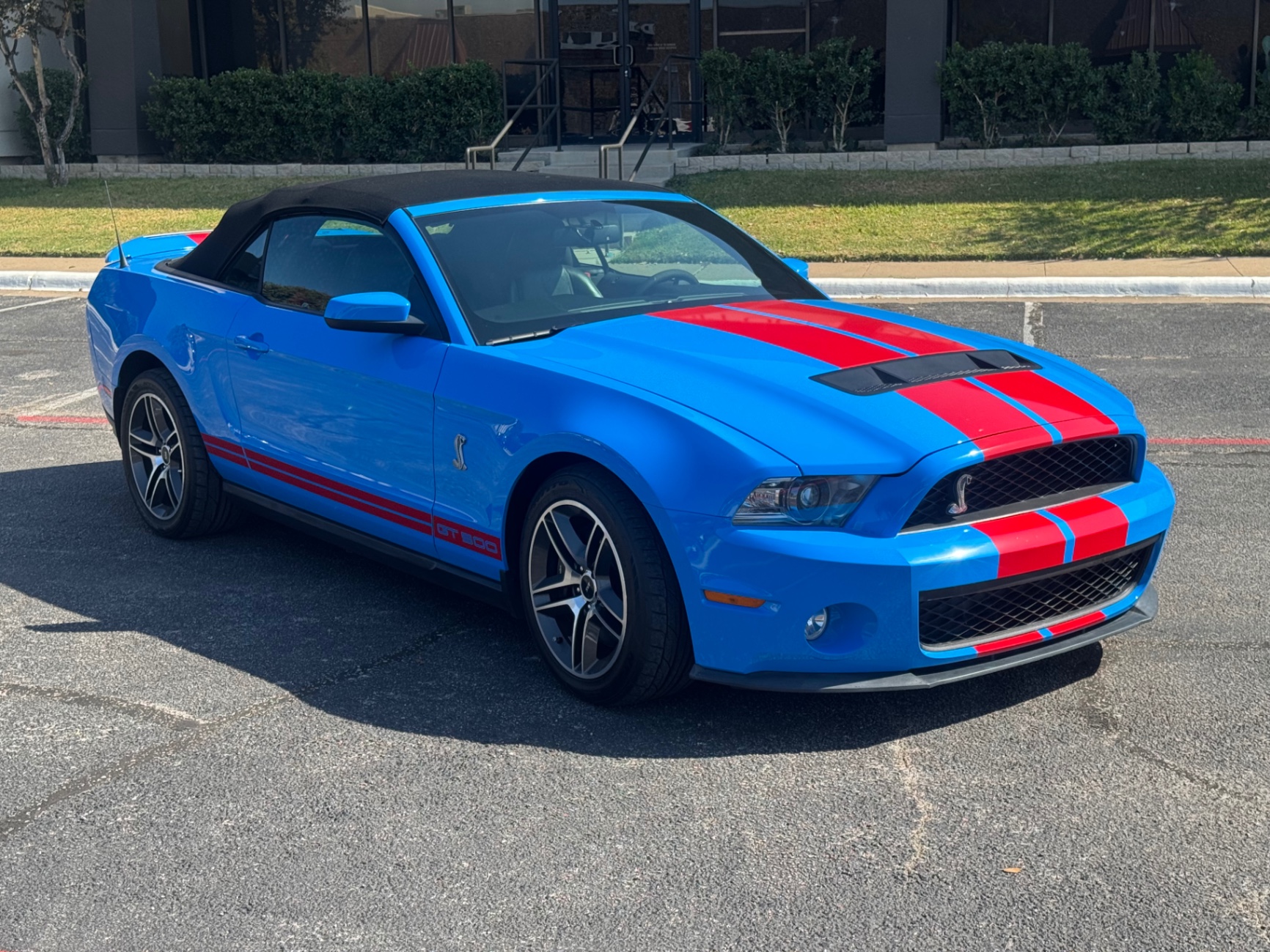 Vehicle photo 25