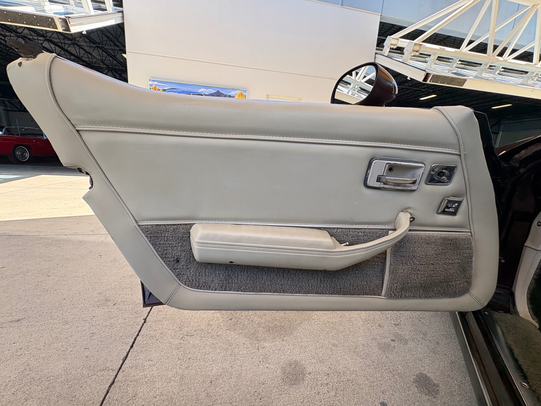 Vehicle photo 30
